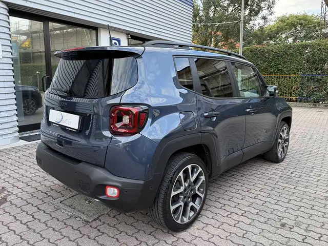 Jeep Renegade view 4