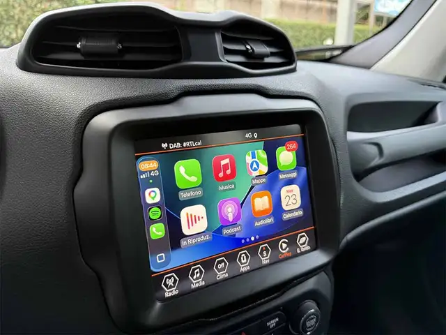 Jeep Renegade view 18