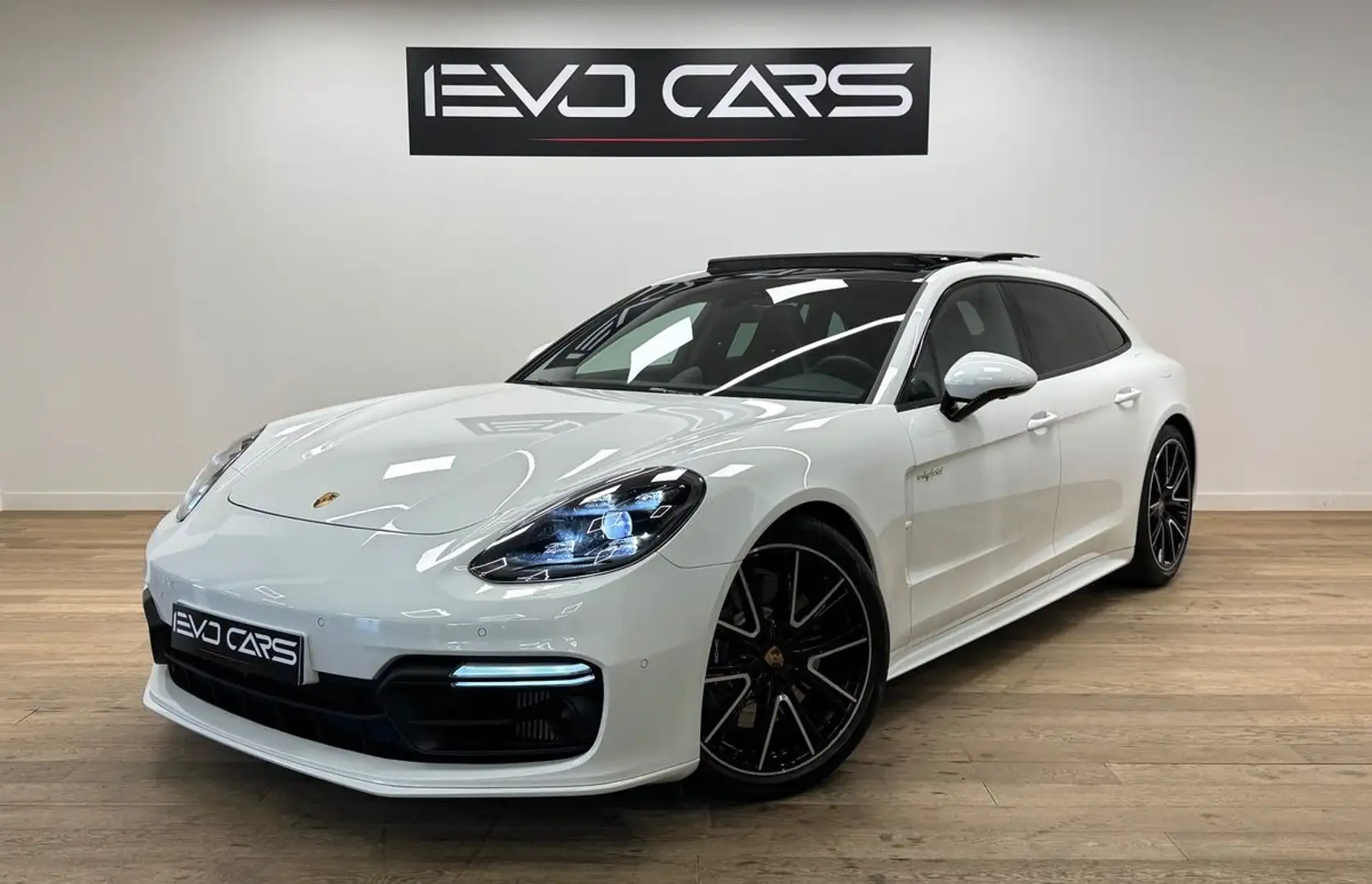 Porsche Panamera 4 V6 2.9 462 ch Hybrid Sport Turismo PDK / Approved 10/2026 Blanc - 1