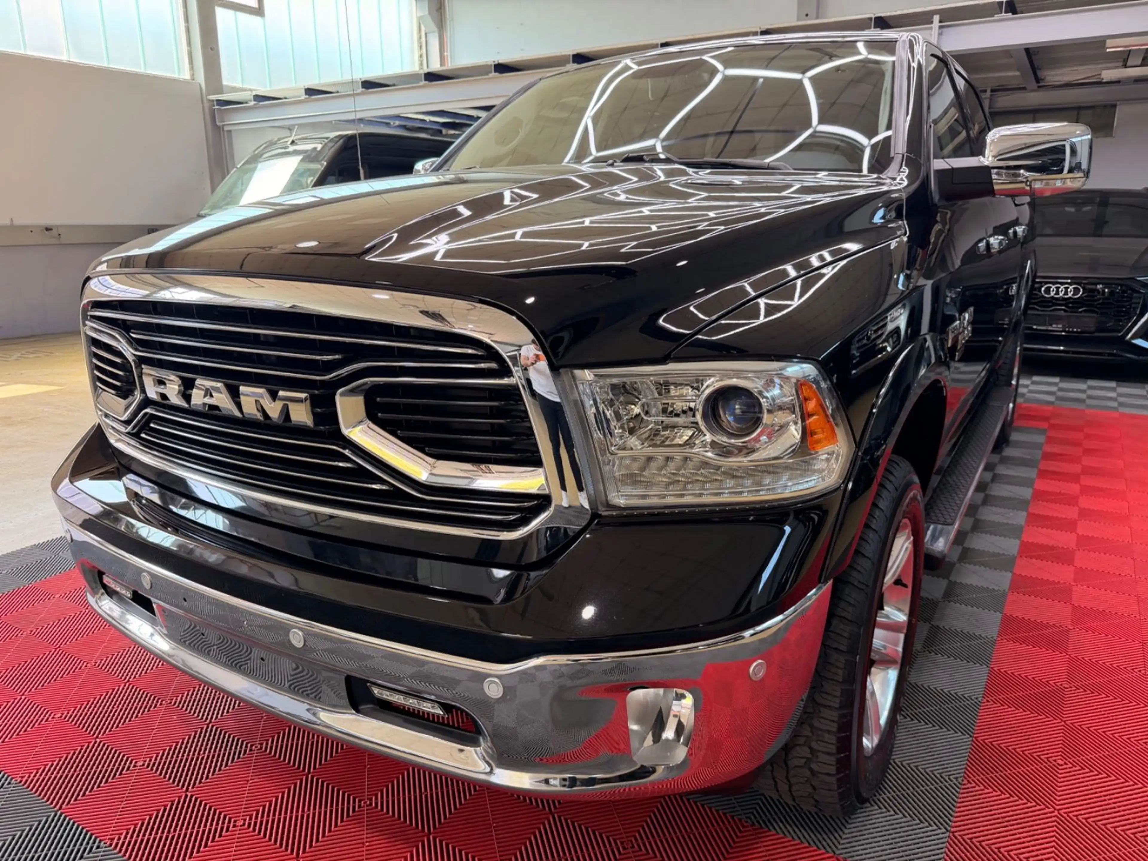 Dodge RAM 1500 5.7 HEMI Laramie 4X4 LPG-Prins Crew Cab — photo 3