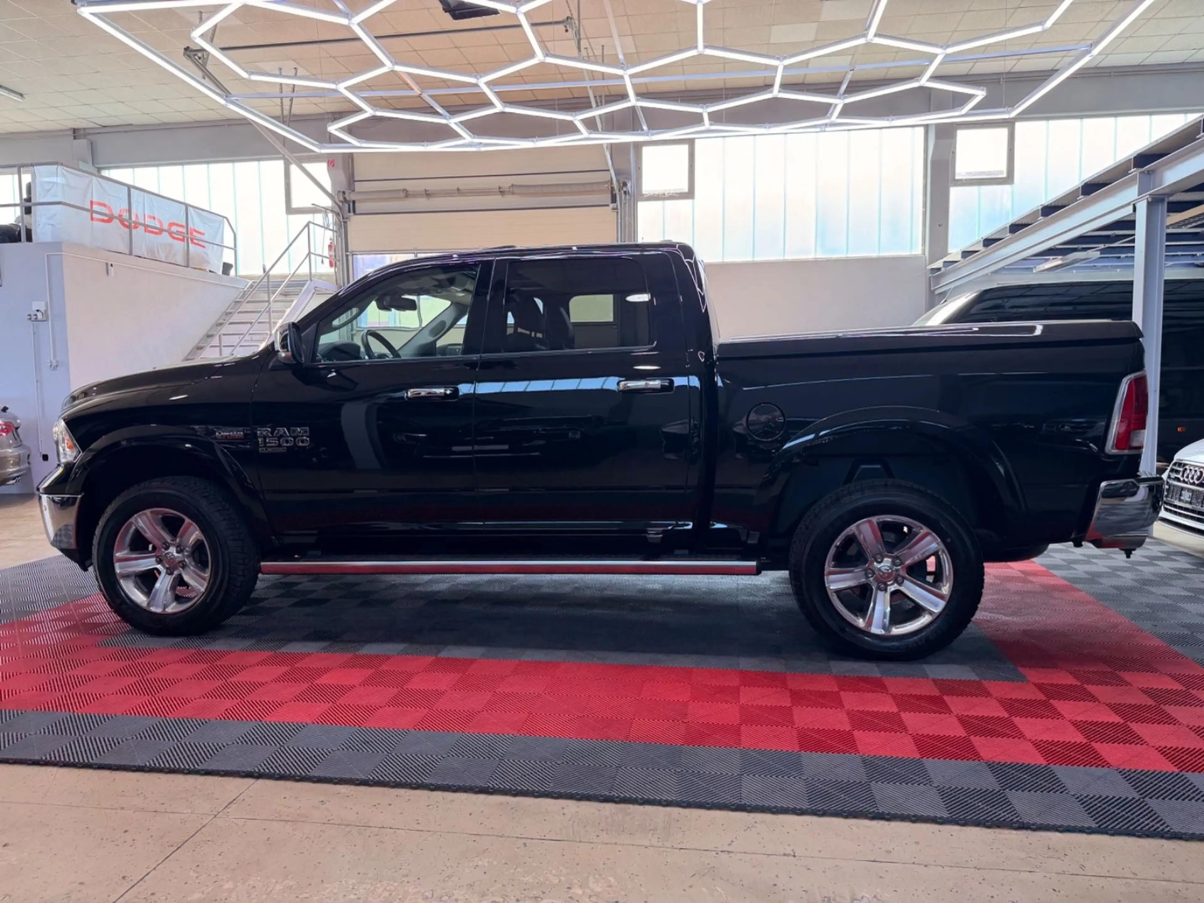 Dodge RAM 1500 5.7 HEMI Laramie 4X4 LPG-Prins Crew Cab — photo 8