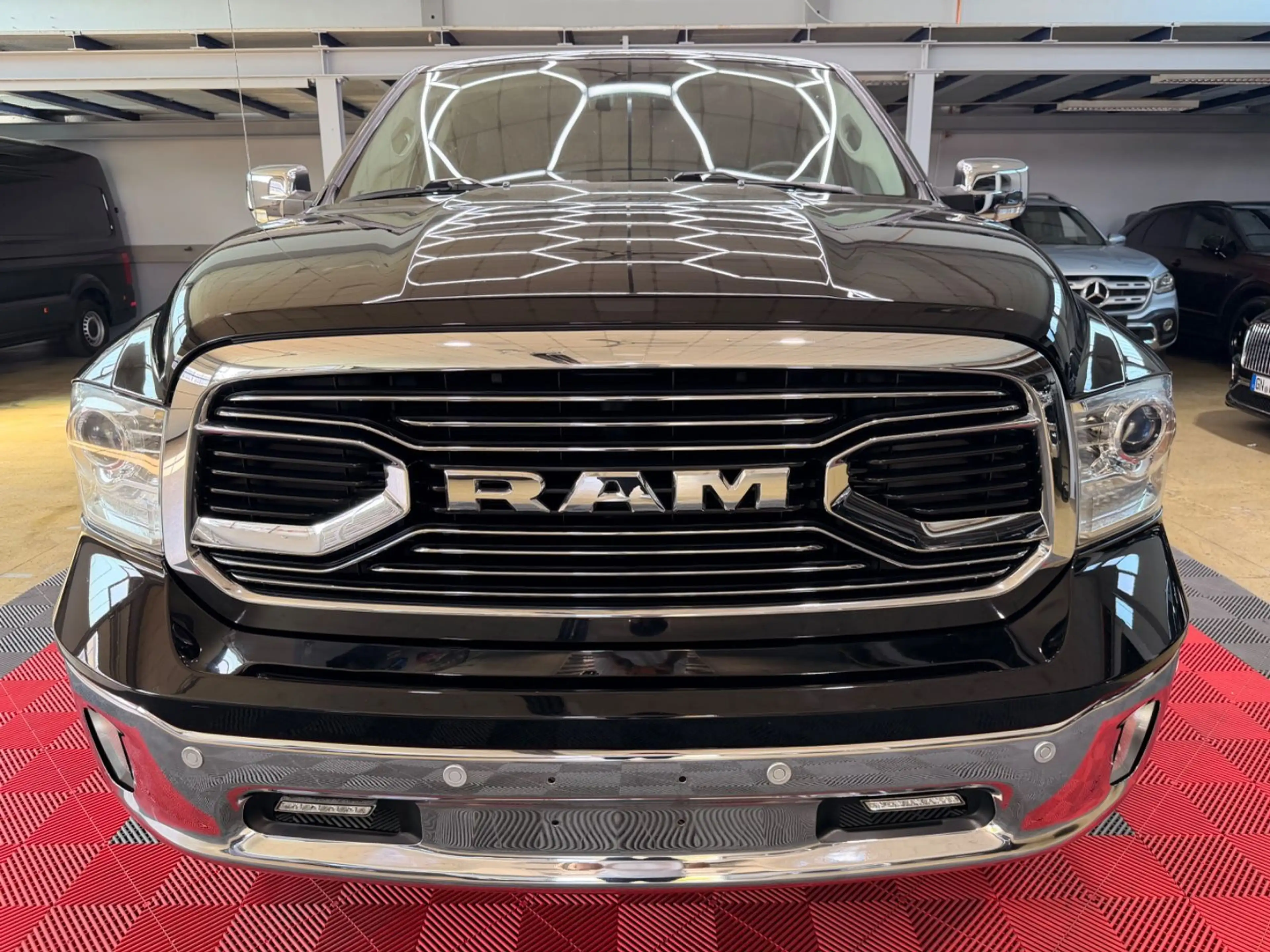Dodge RAM 1500 5.7 HEMI Laramie 4X4 LPG-Prins Crew Cab — photo 2