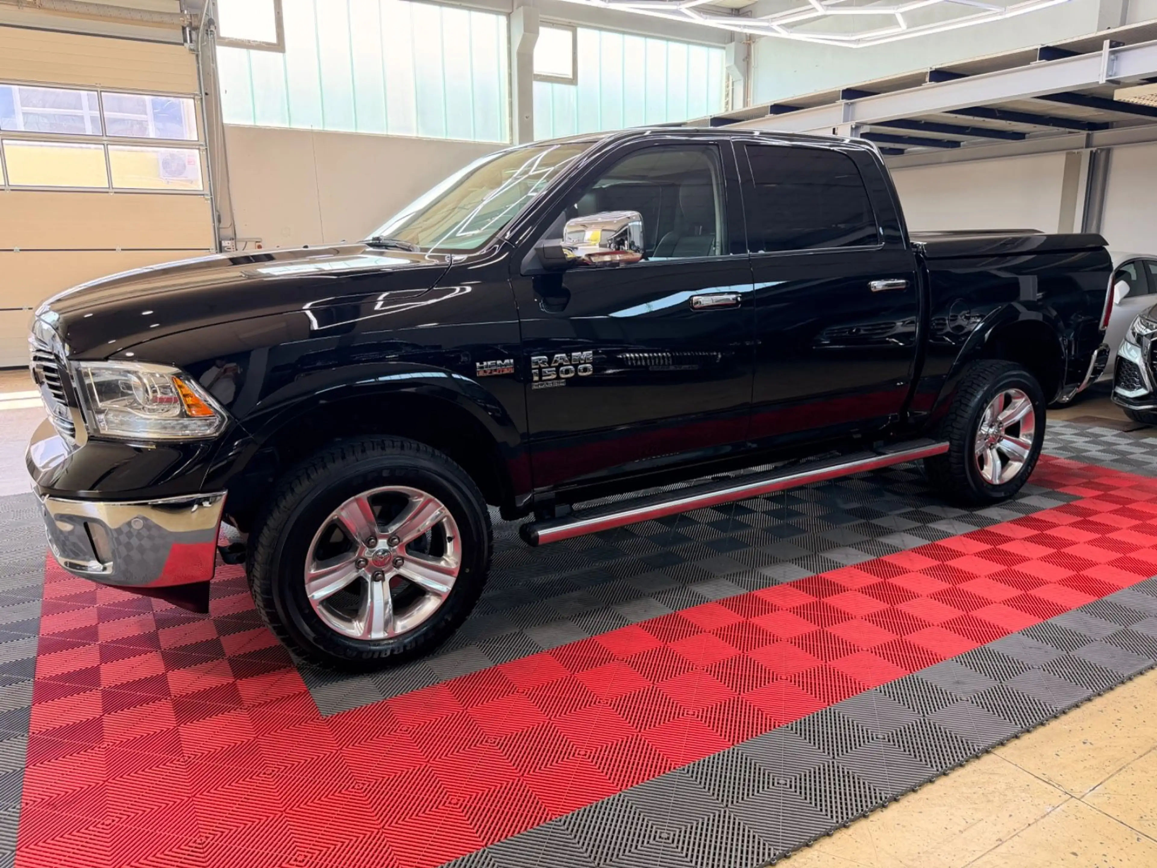 Dodge RAM 1500 5.7 HEMI Laramie 4X4 LPG-Prins Crew Cab — photo 5