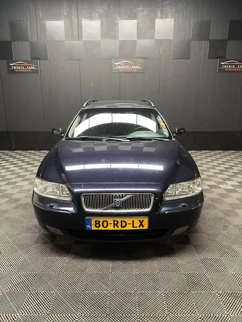 Volvo V70 2.4 D5 Momentum | Airco | Leder | Cruise | Azul - 2