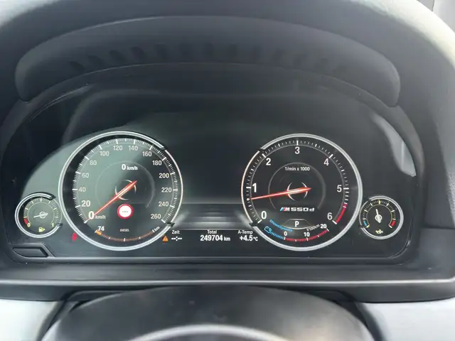 BMW 5 Series view 13