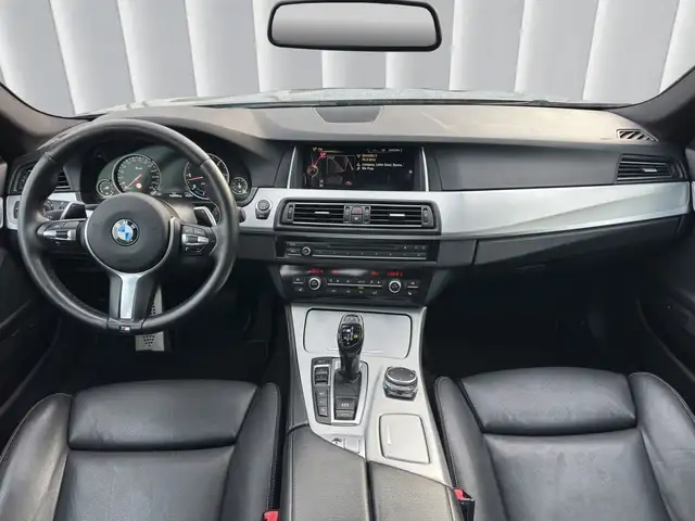 BMW 5 Series view 11