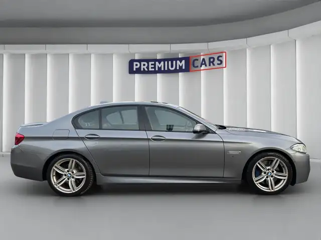 BMW 5 Series view 6