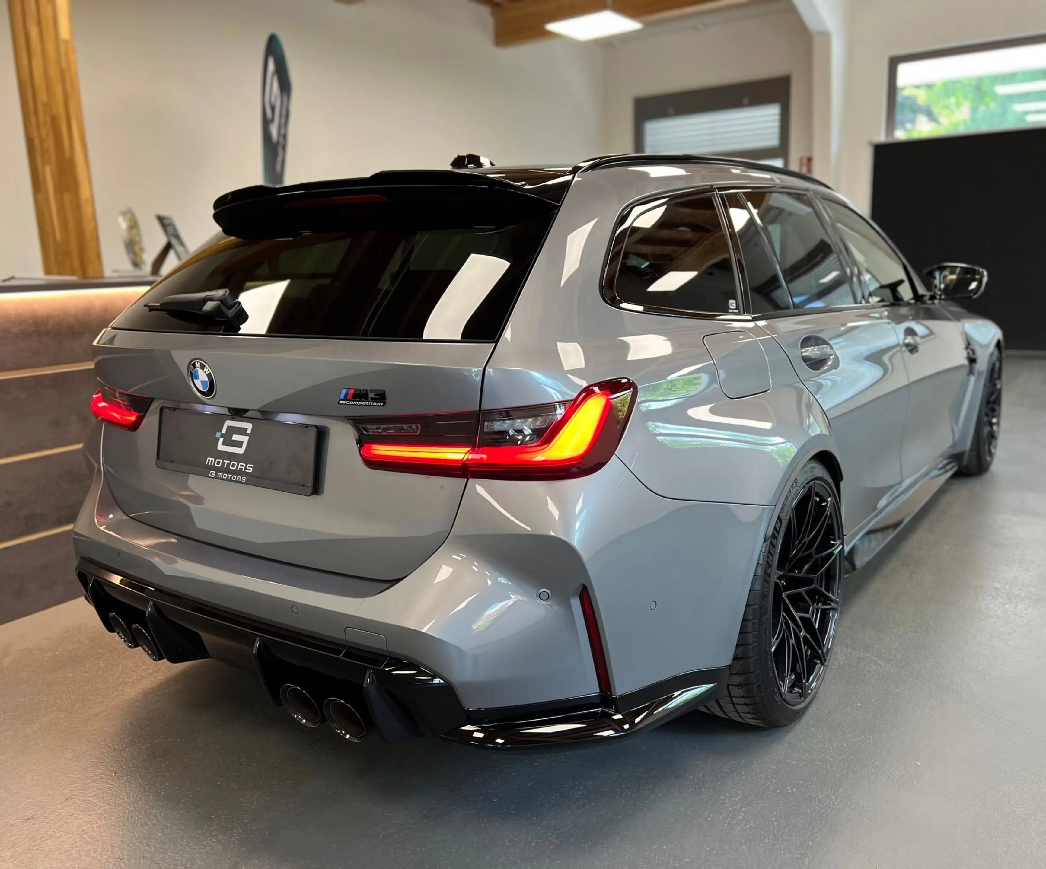 BMW M3 3er-Reihe TOURING COMPETITION X-DRIVE CARBON SKYS — photo 4