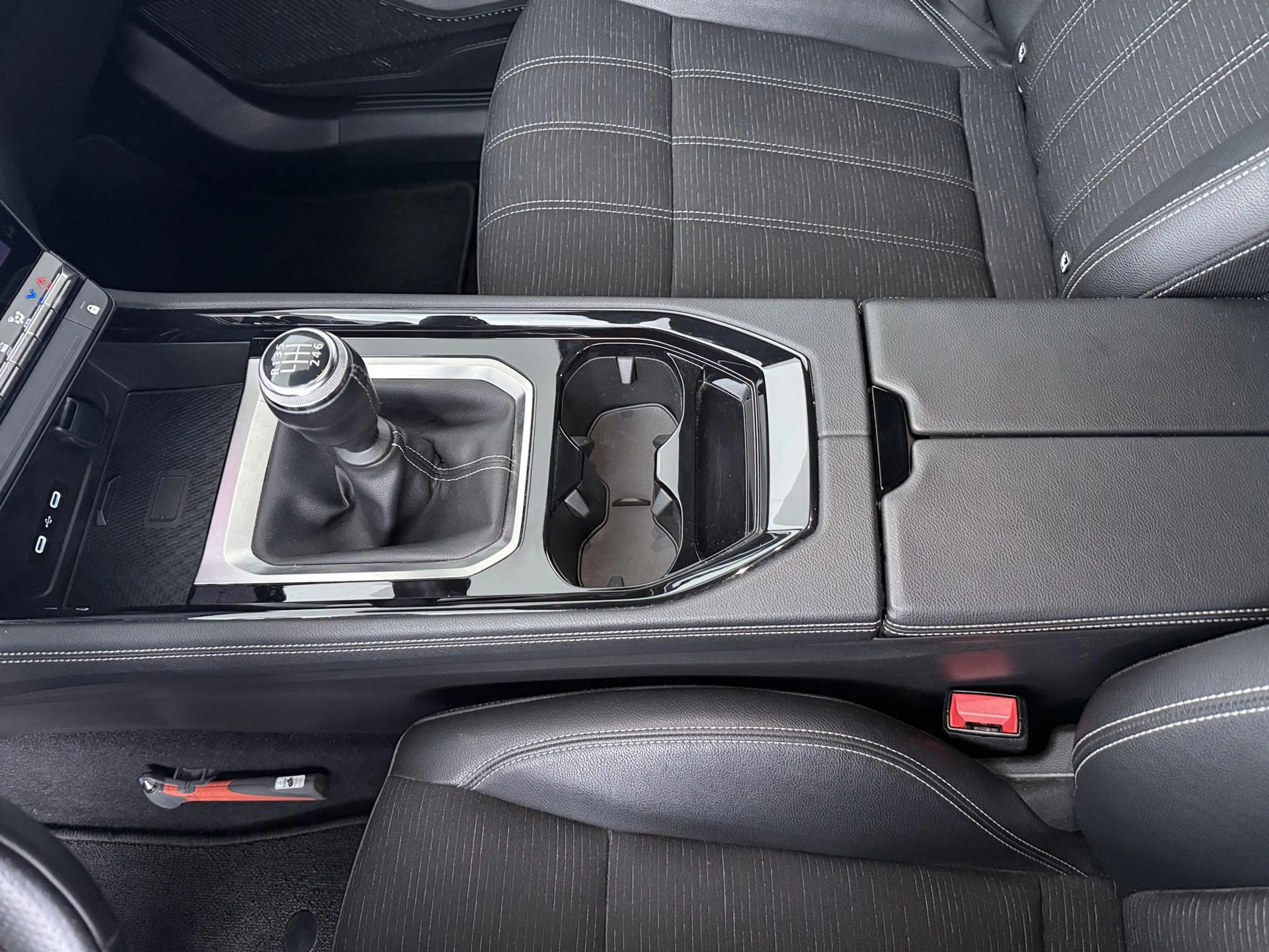 Renault Austral techno mild hybrid advanced 130 | Trekhaak | Pack — photo 12