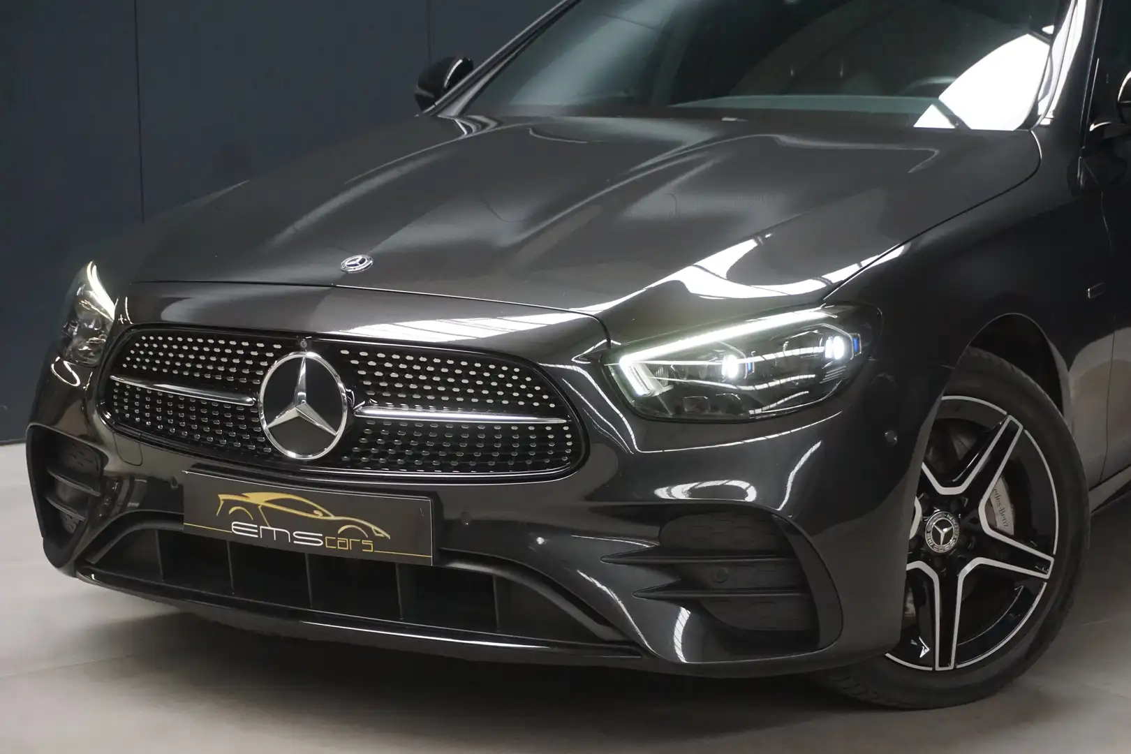 Mercedes-Benz E 300 de Automaat- AMG Line- BTW! Pano- FuLL- Garantie! Grijs - 2