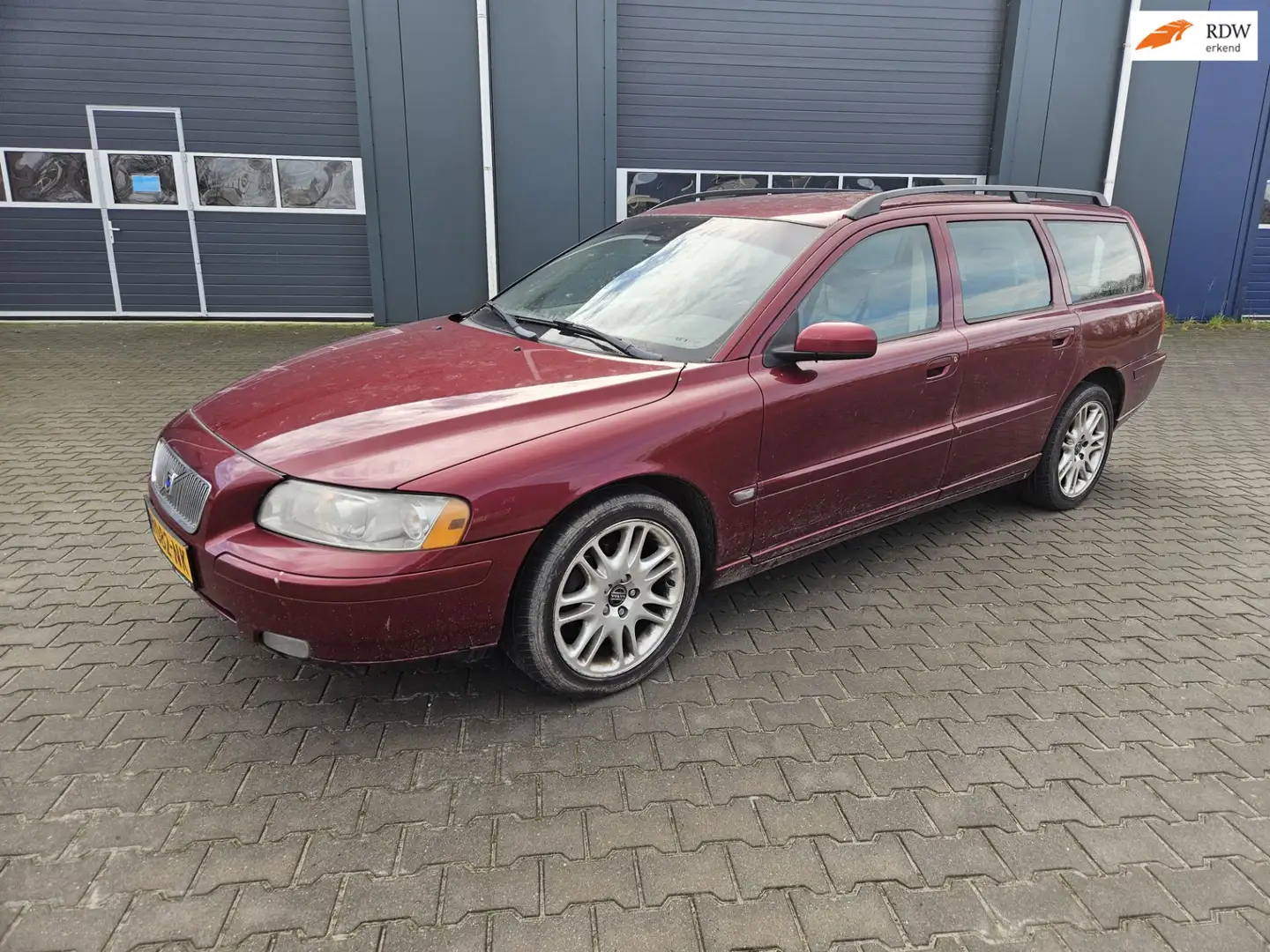 Volvo V70 2.4D Rot - 1