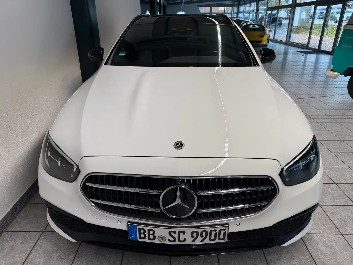 Mercedes-Benz E 220 d Panorama 360° Assist LED Weiß - 2