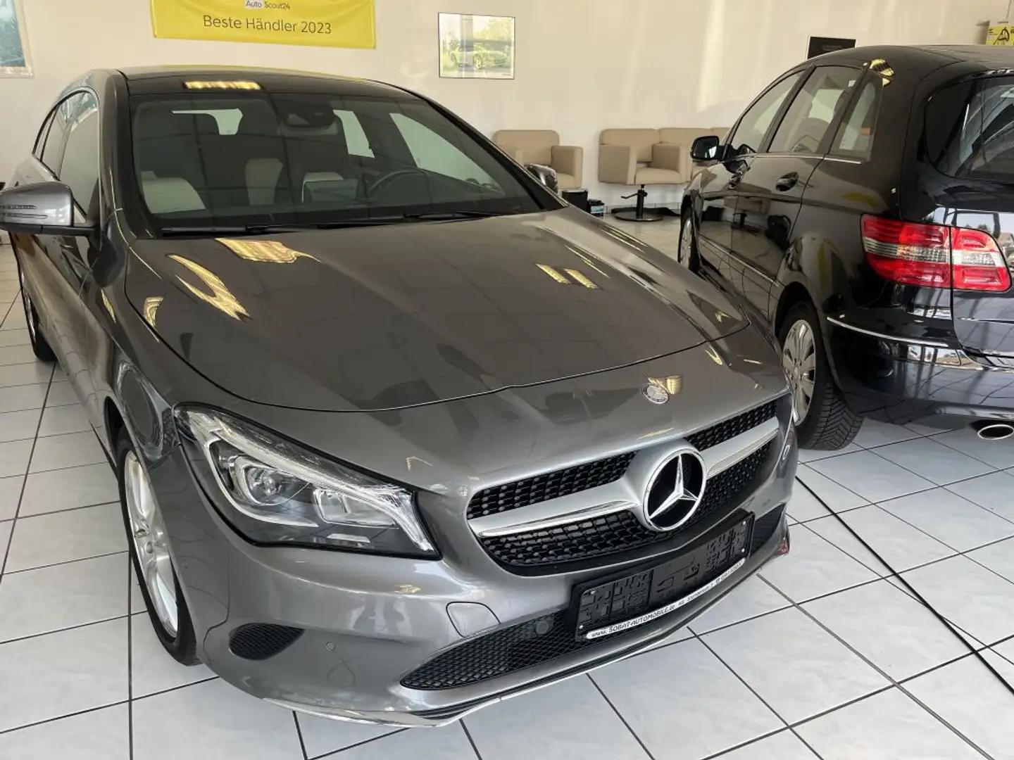 Mercedes-Benz CLA 220 Shooting Brake 4Matic 7G-DCT Urban - 1