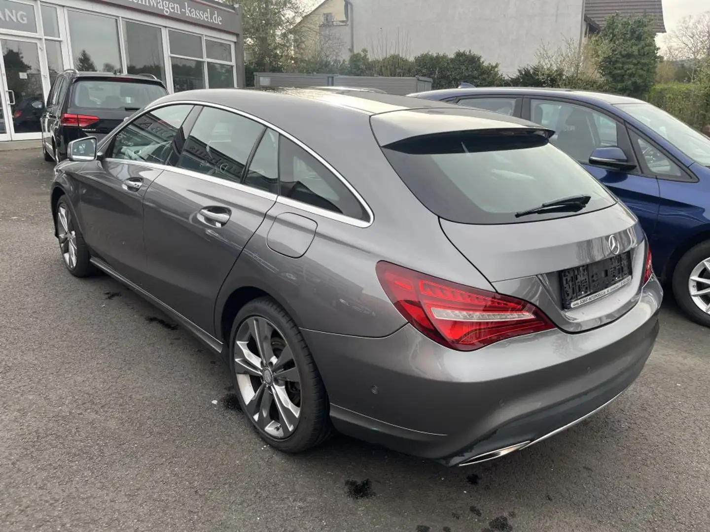 Mercedes-Benz CLA 220 Shooting Brake 4Matic 7G-DCT Urban - 2