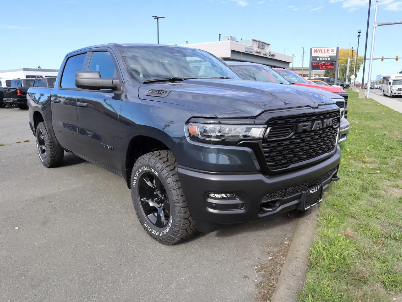 RAM 1500 снимка RAM 1500