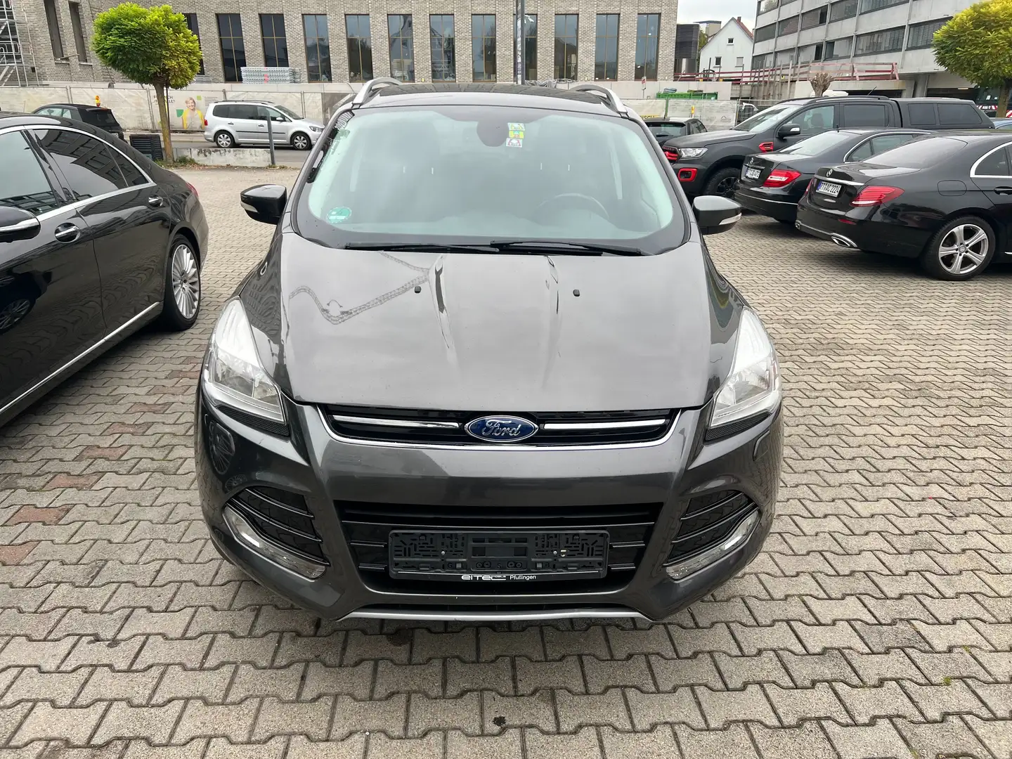 Ford Kuga Titanium-Temp.-Klima.-AHK Grau - 2