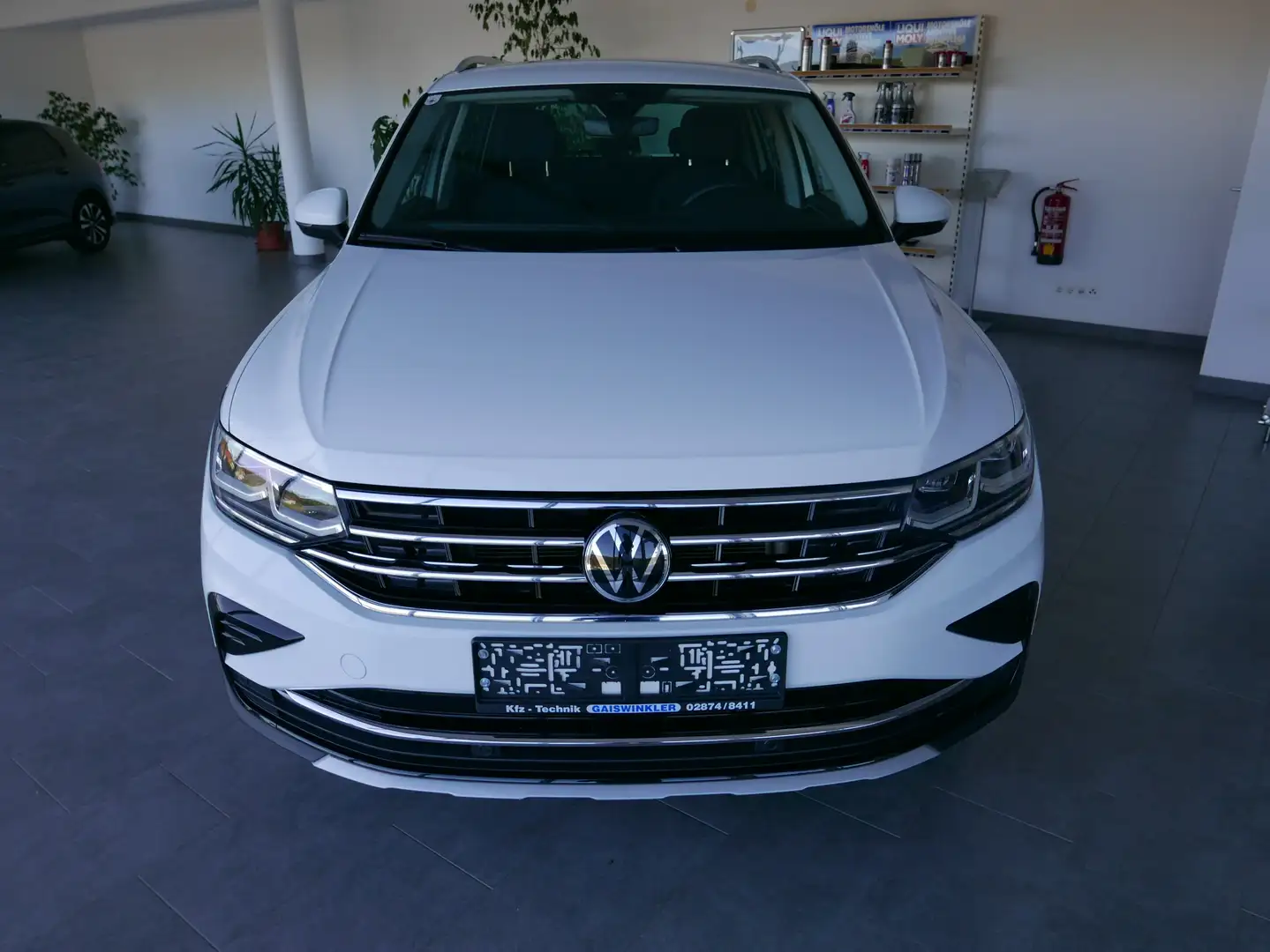Volkswagen Tiguan Elegance 4Motion LED DSG APPCONNECT 8 fach bereift Weiß - 2