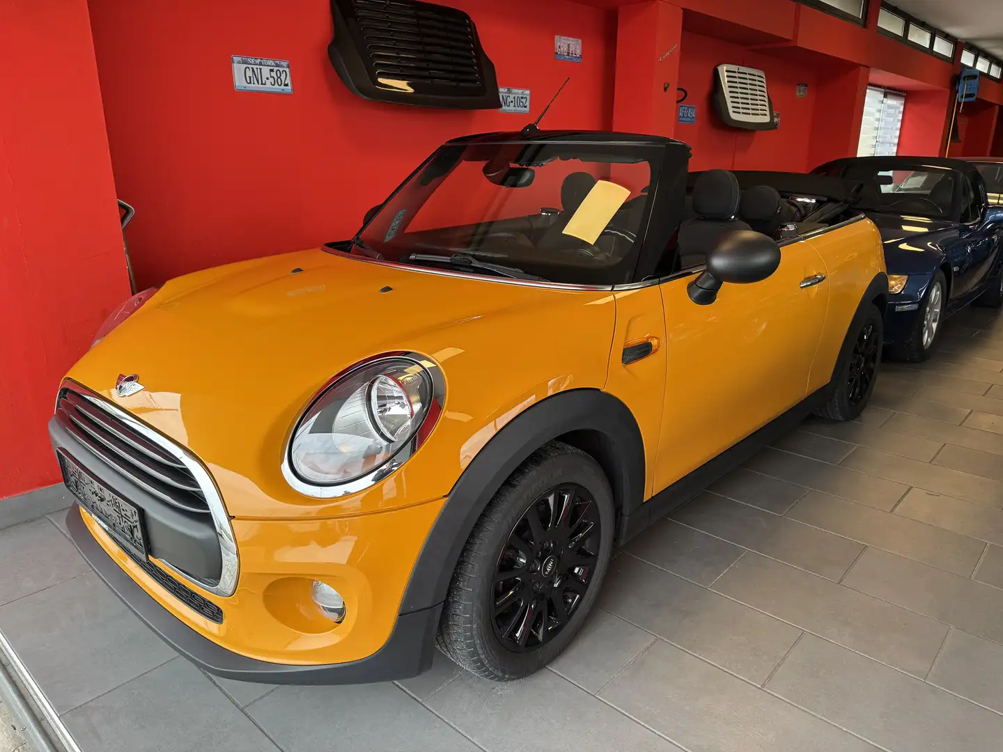 MINI One Cabrio 1.2 NEOPATENTATI Oranje - 1