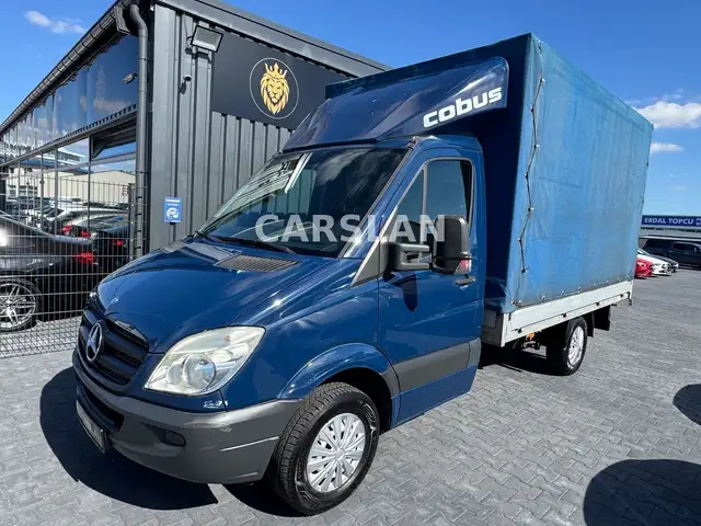 Mercedes-Benz Sprinter view 4
