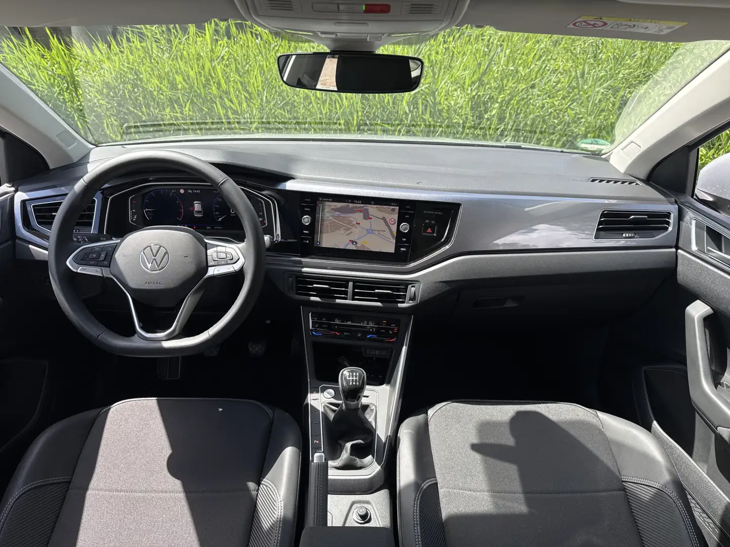 Volkswagen Taigo 1.0 TSI 115PK STYLE CAMERA/ACC/NAVI Zilver - 2