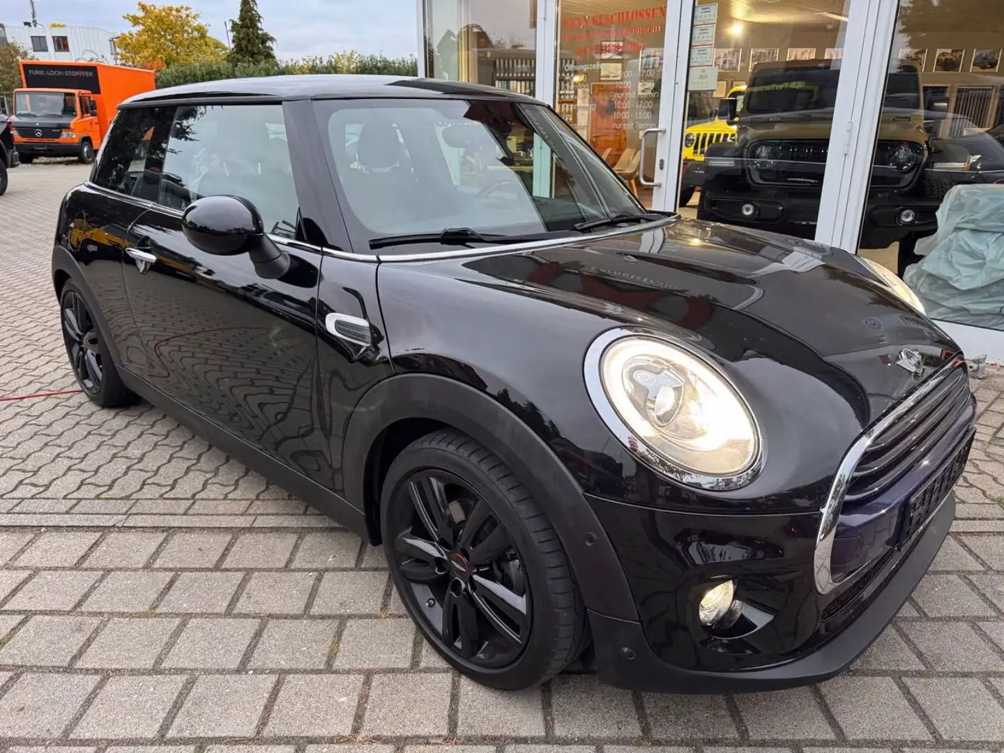 MINI Cooper Mini 3-trg. ,LED,Navi,SH Schwarz - 2