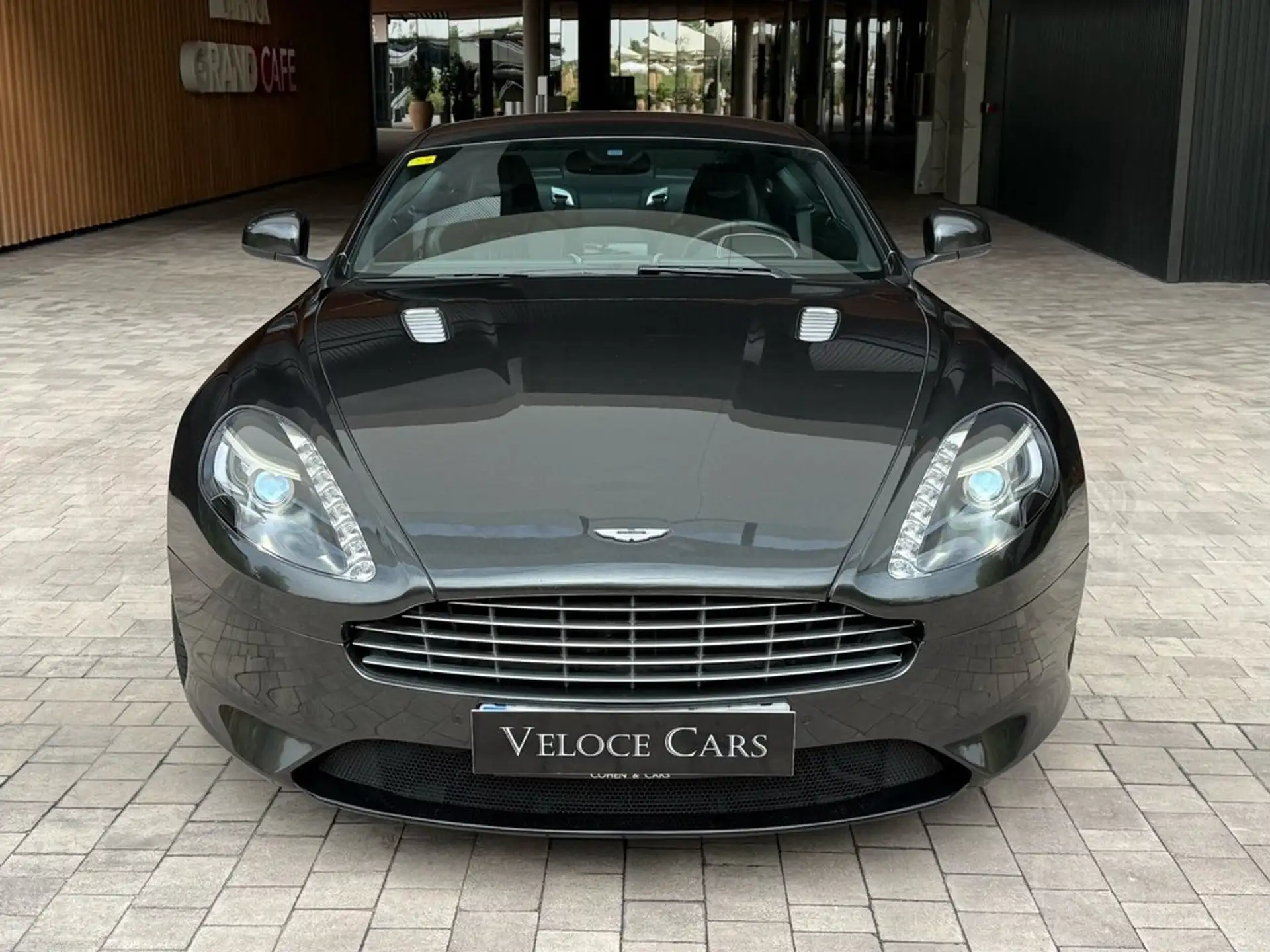 애스턴마틴 DB9 Coupe 2013 건메탈 사진 4
