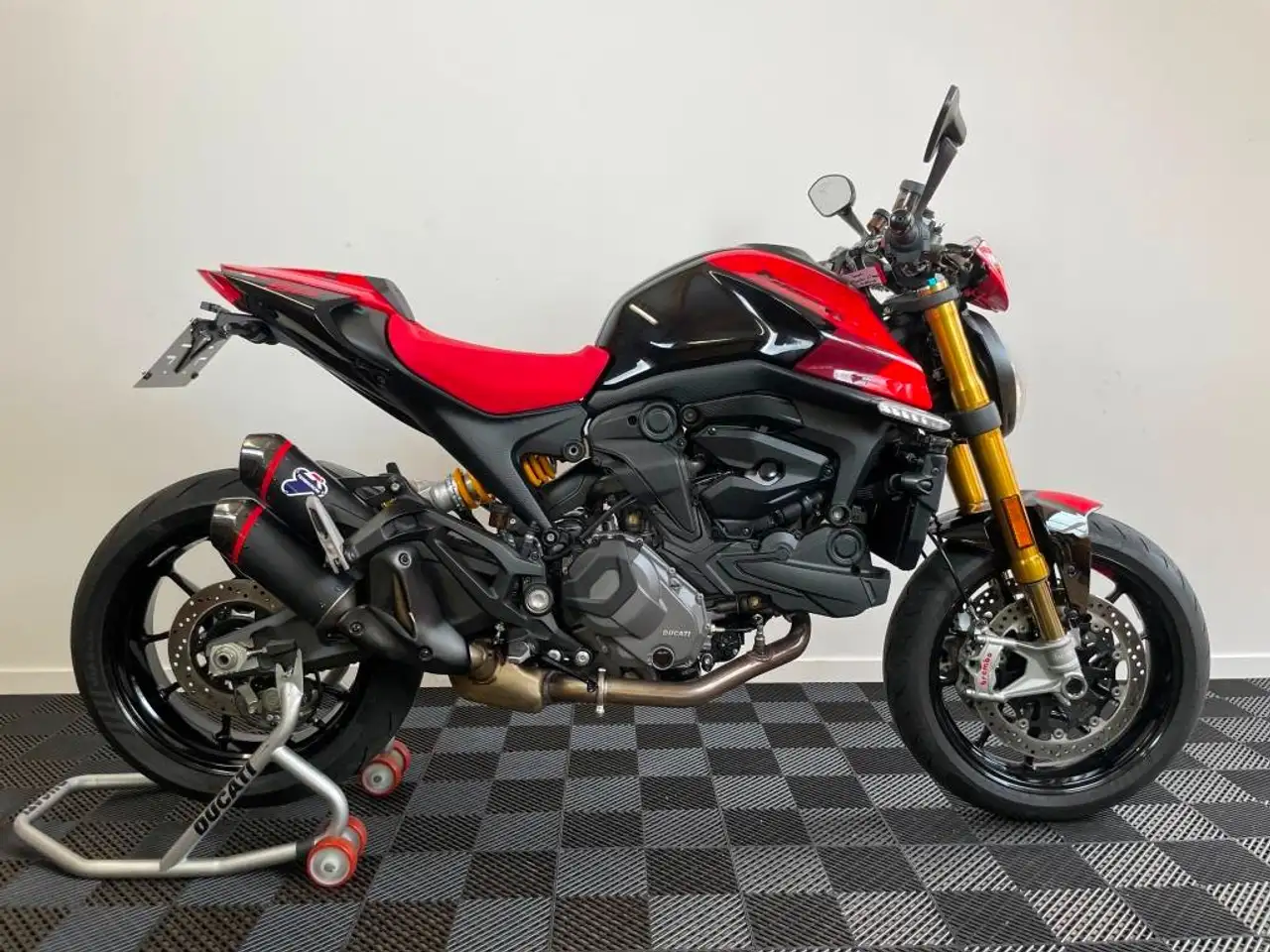 Ducati Monster 937