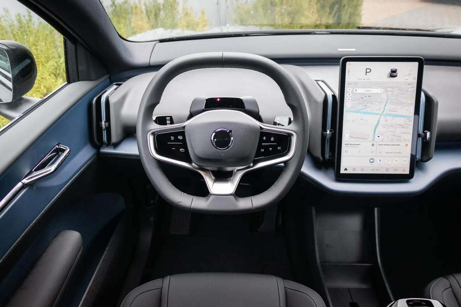 Volvo EX30 Extended Range Plus 69 kWh | Adaptieve Cruise Cont Zwart - 2