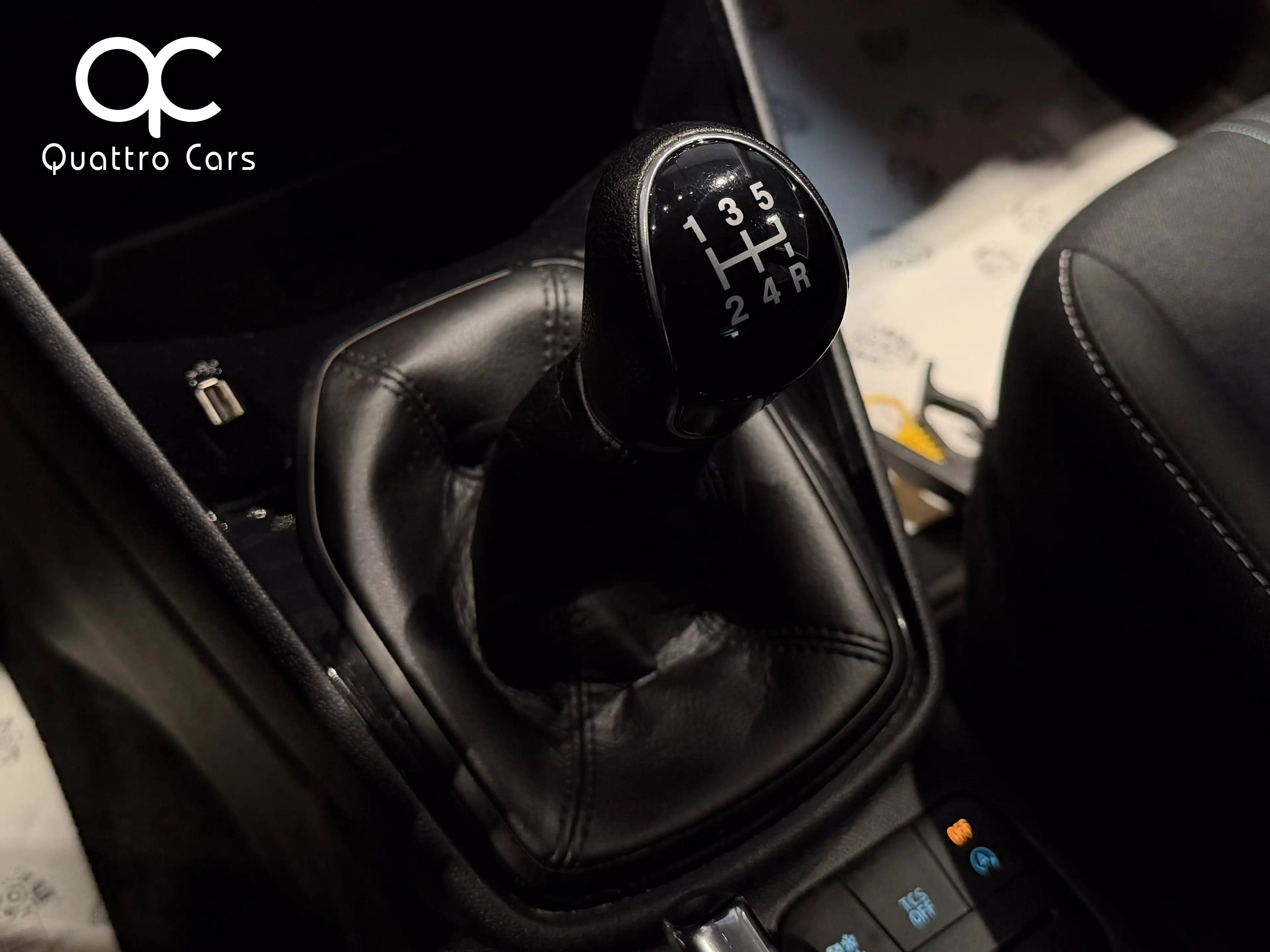 Ford Fiesta 1.1i * CAR PLAY * CLIM * 1ERE MAIN * CAPTEURS ARR — photo 22