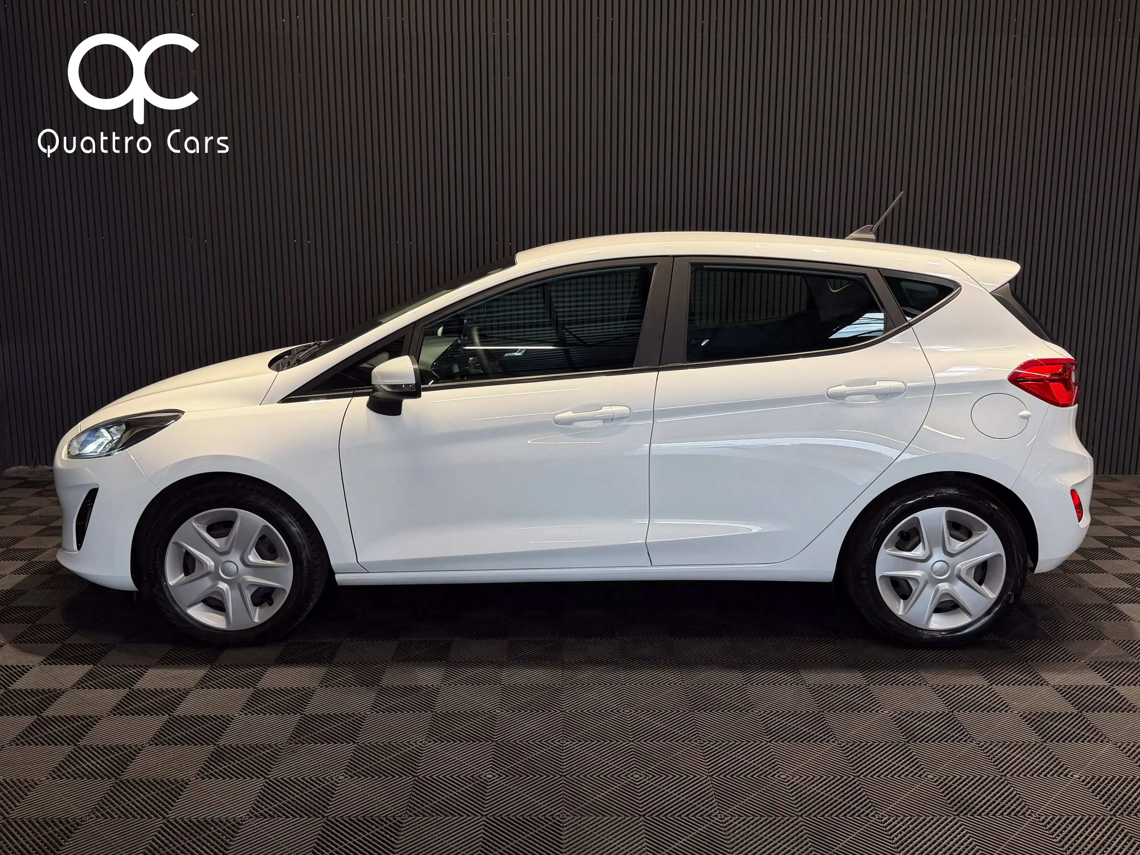 Ford Fiesta 1.1i * CAR PLAY * CLIM * 1ERE MAIN * CAPTEURS ARR — photo 4