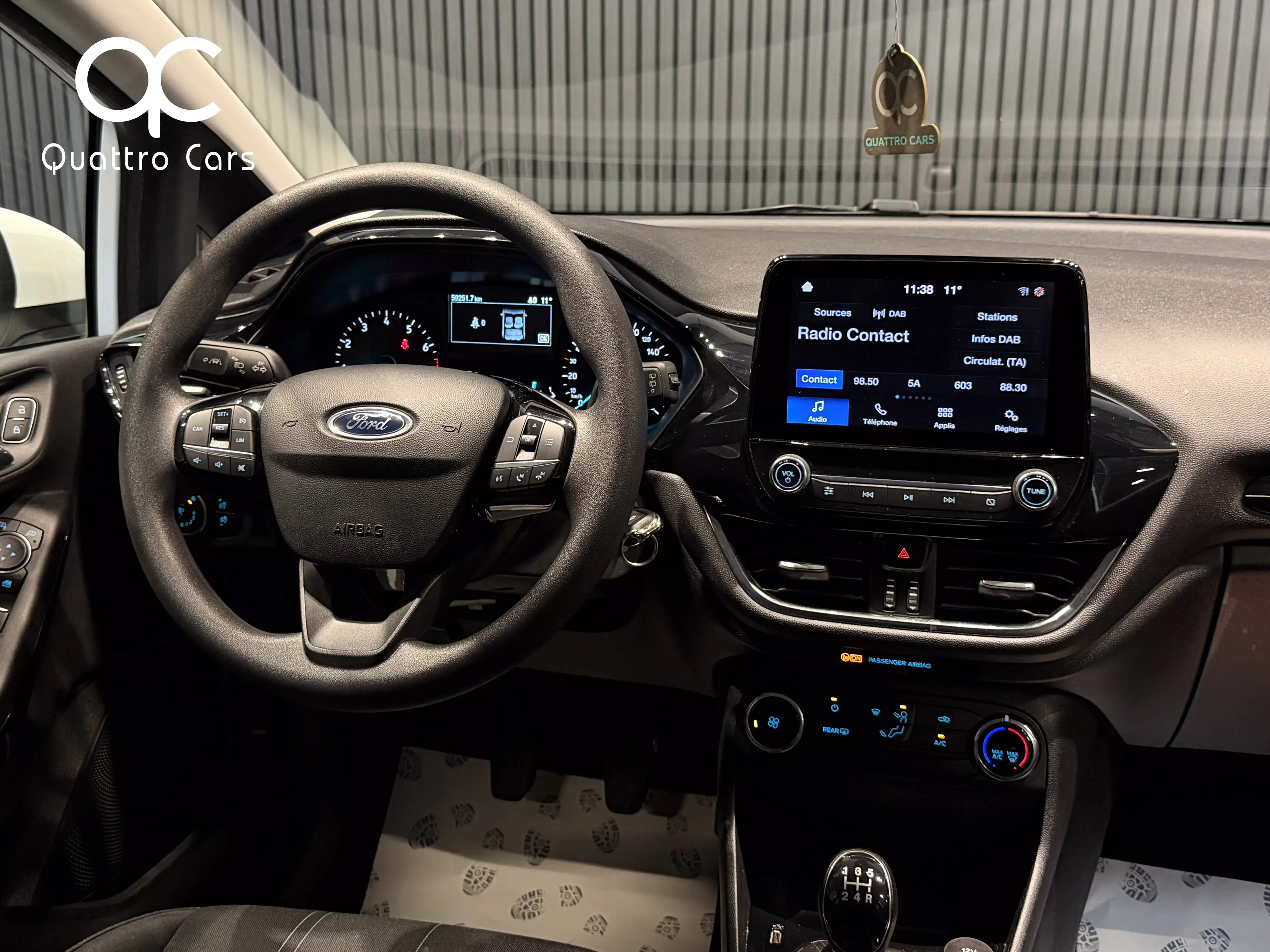 Ford Fiesta 1.1i * CAR PLAY * CLIM * 1ERE MAIN * CAPTEURS ARR — photo 9