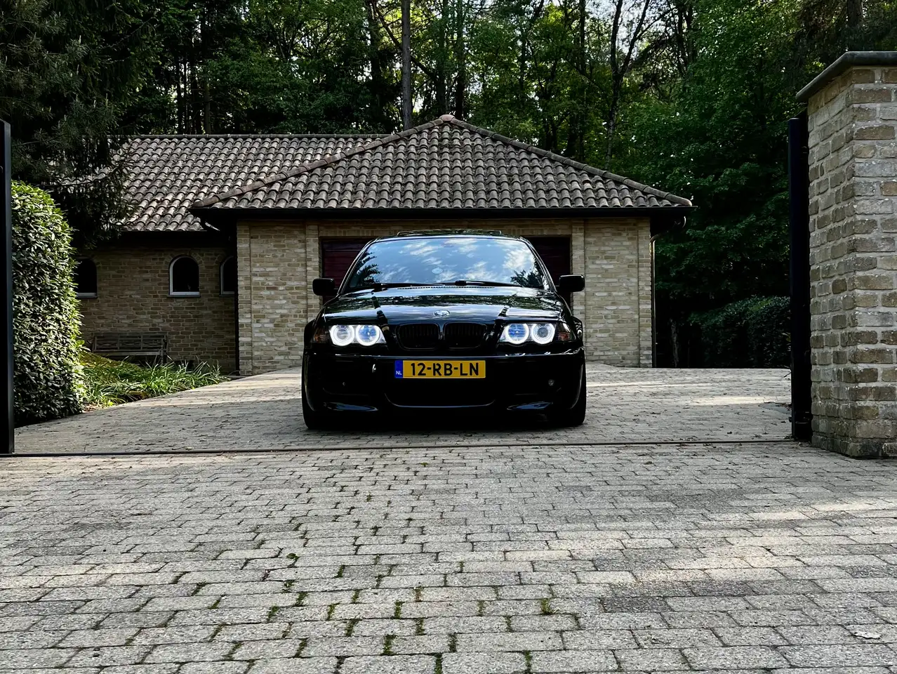BMW 330