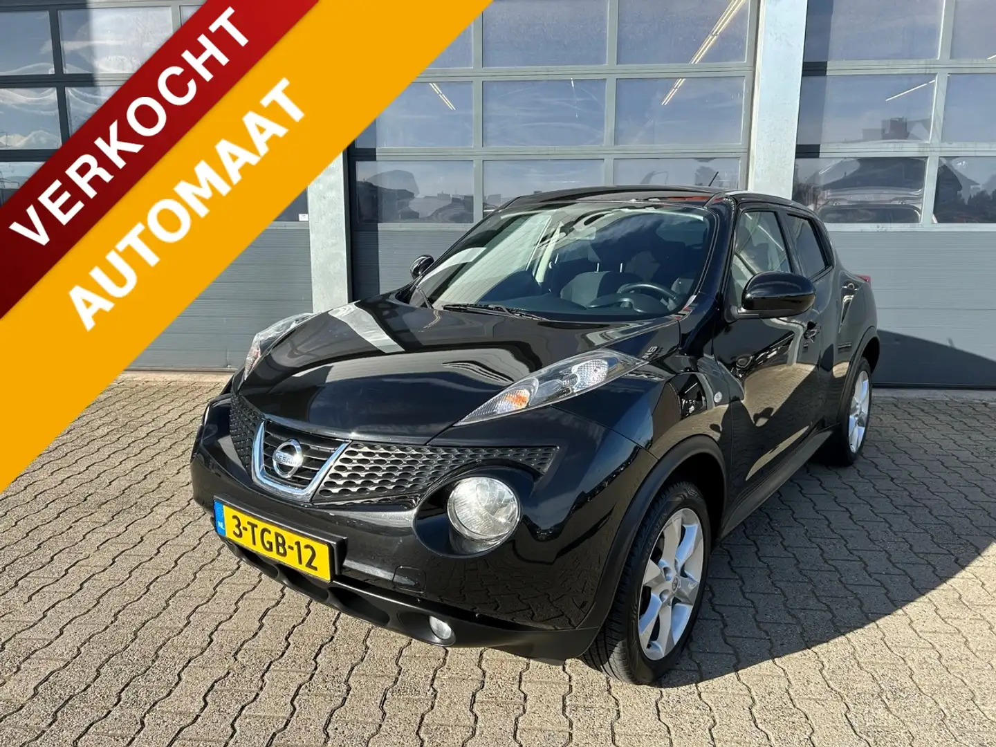 Nissan Juke 1.6 117pk Connect Edition Schwarz - 1