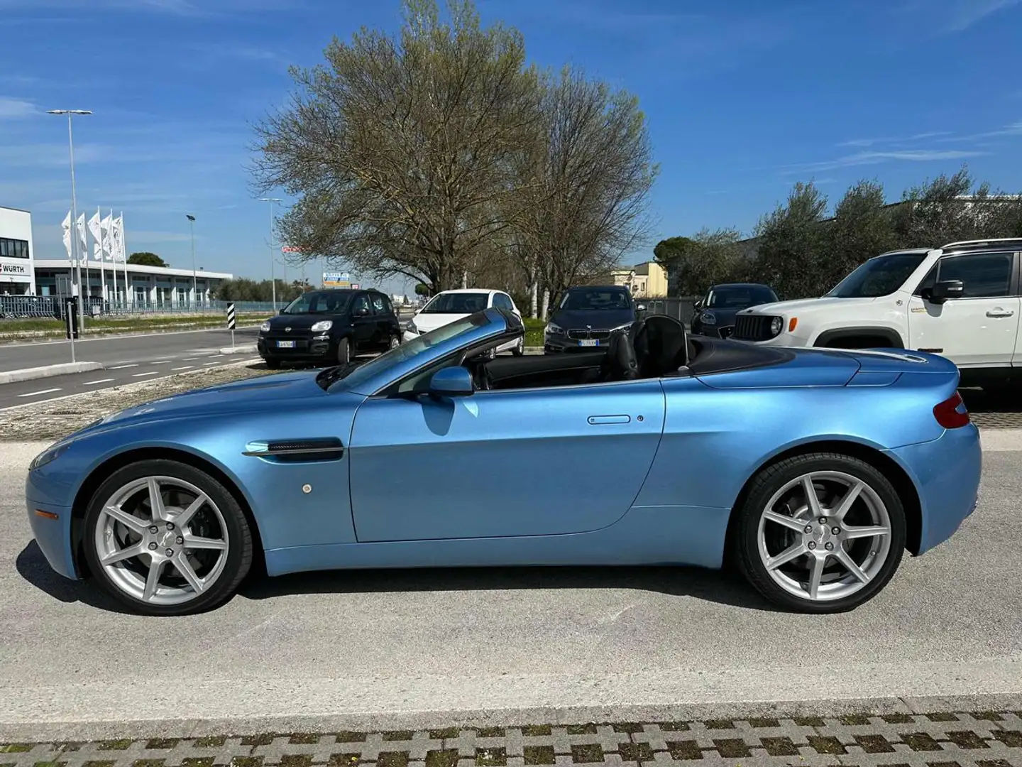 Aston Martin V8 Vantage Roadster Sportshift Bleu - 2