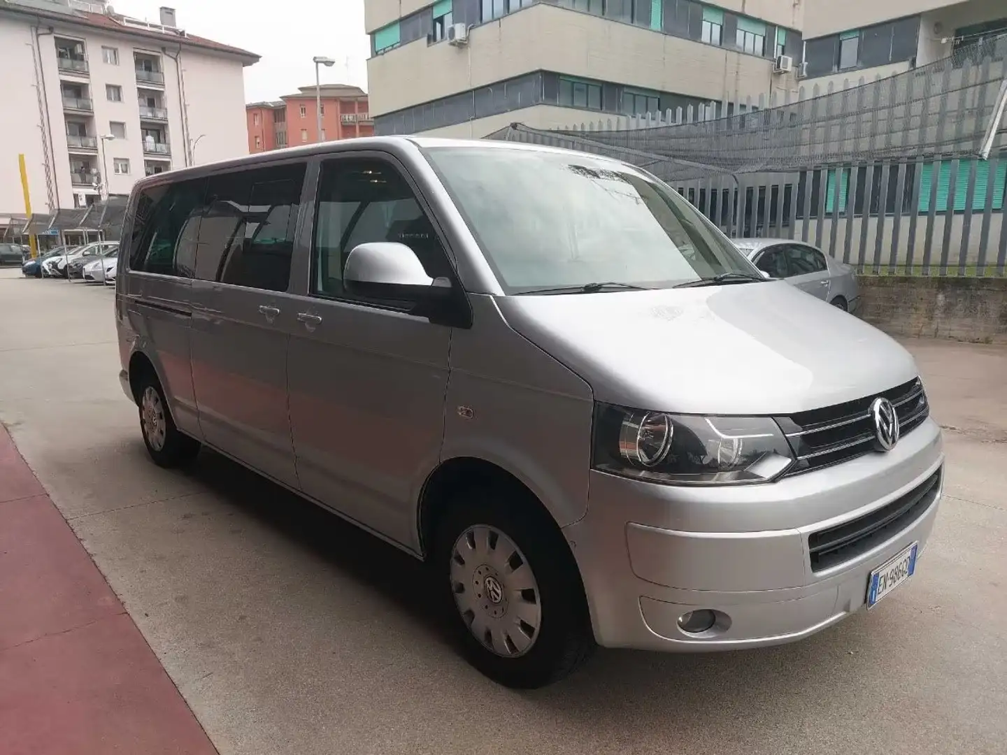 Volkswagen T4 Caravelle Caravelle 2.0 tdi 140cv 3.0t Comf. p.l. Argento - 1