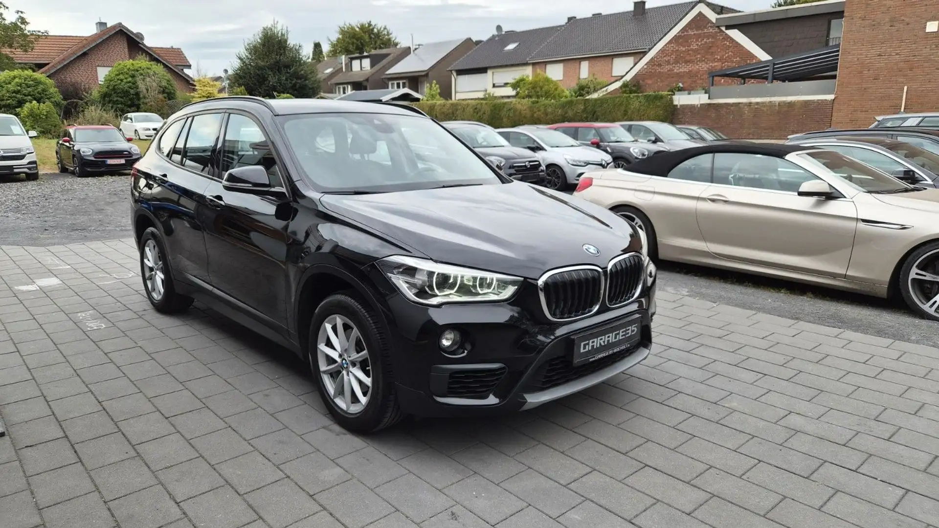 BMW X1 sDrive 18 i Advantage/LED SCHEINWERFER/SHZ Noir - 1