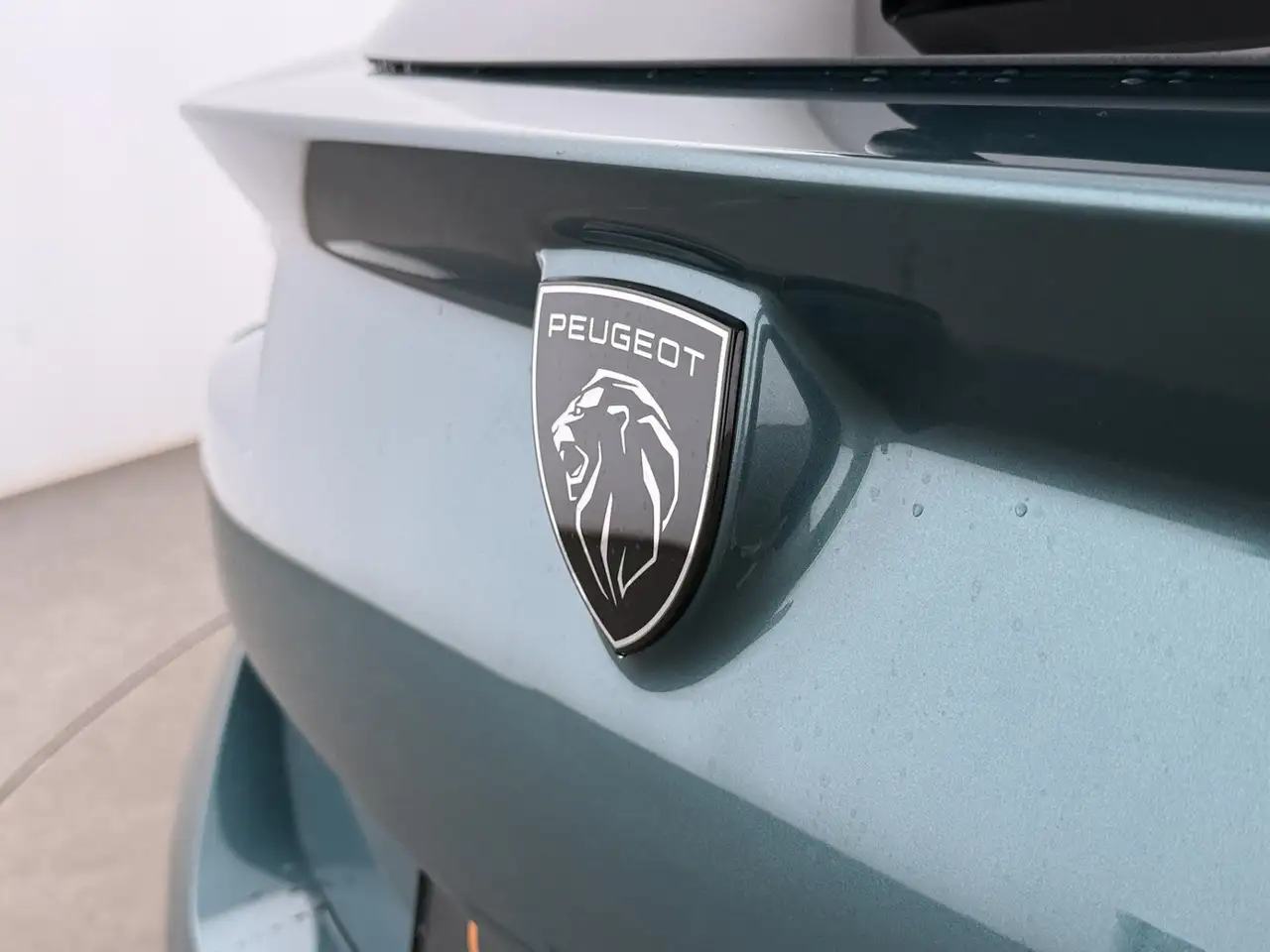 Peugeot 308 SW 180 GT PHEV Aut LED ALCANTARA NAVI SITZHZG, миниатюра 10