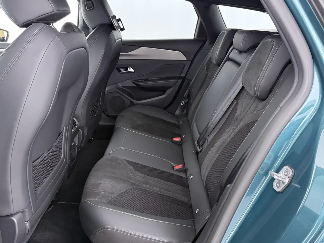 Peugeot 308 SW 180 GT PHEV Aut LED ALCANTARA NAVI SITZHZG, миниатюра 24