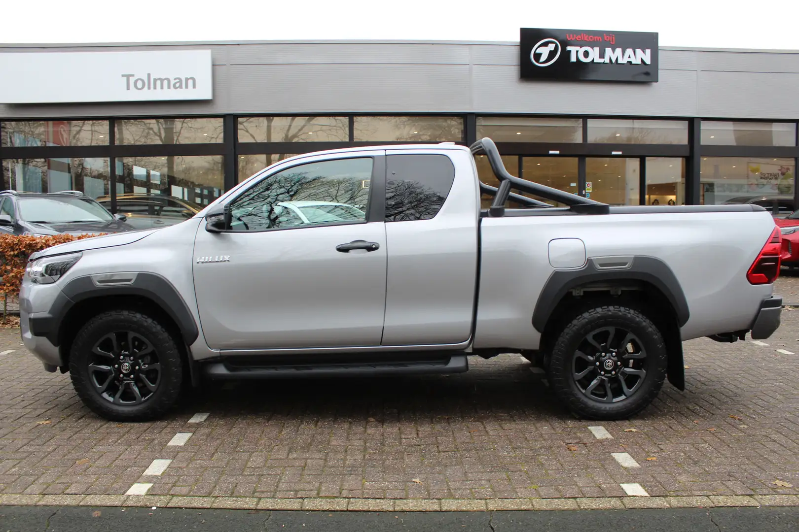 Toyota Hilux 2.8 D-4D Xtra Cab Invincible 4WD Automaat | Rijkla Argent - 2