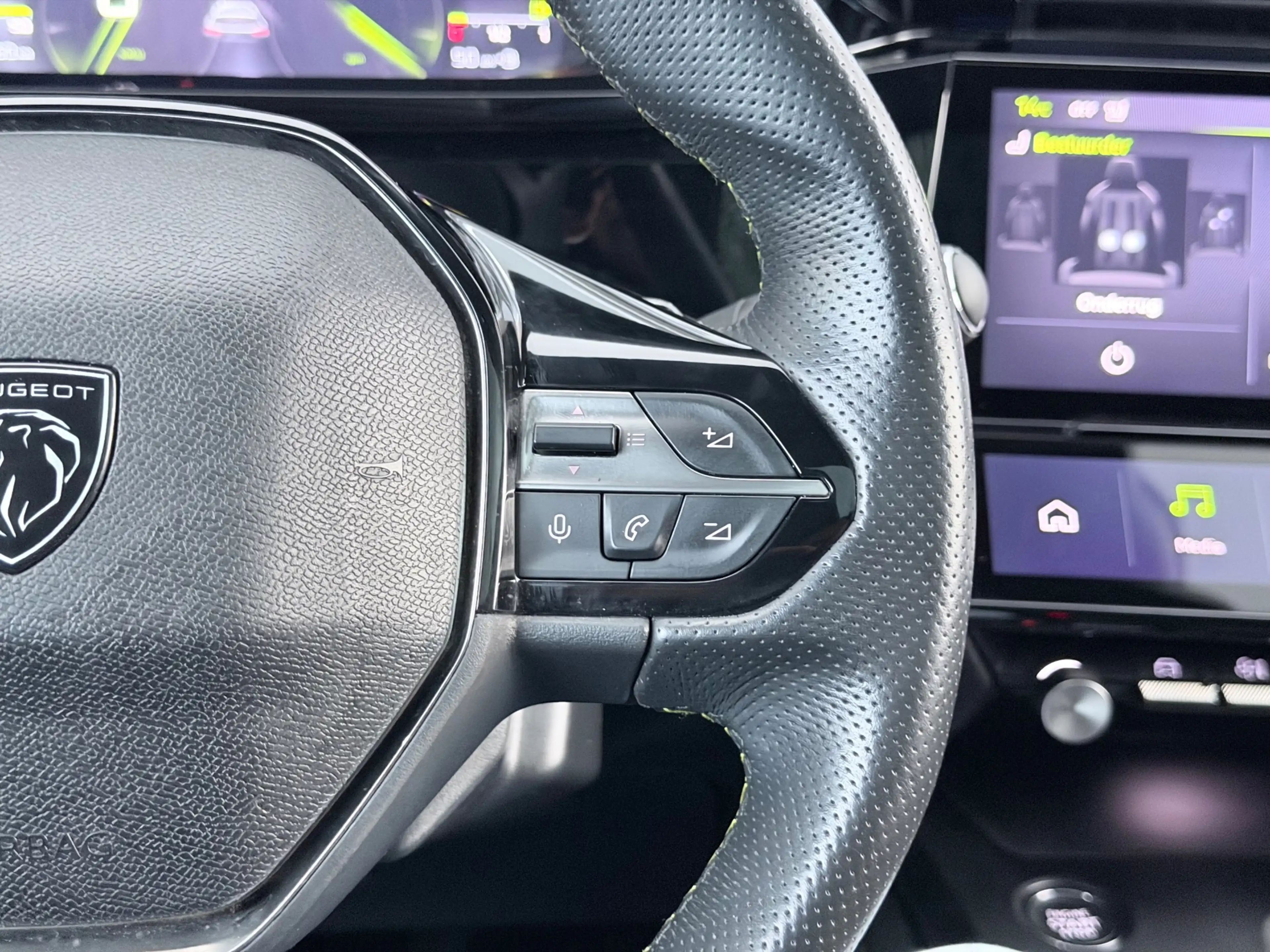 Peugeot 308 SW 1.2 PureTech GT Pack Business Massage/Camera — photo 15
