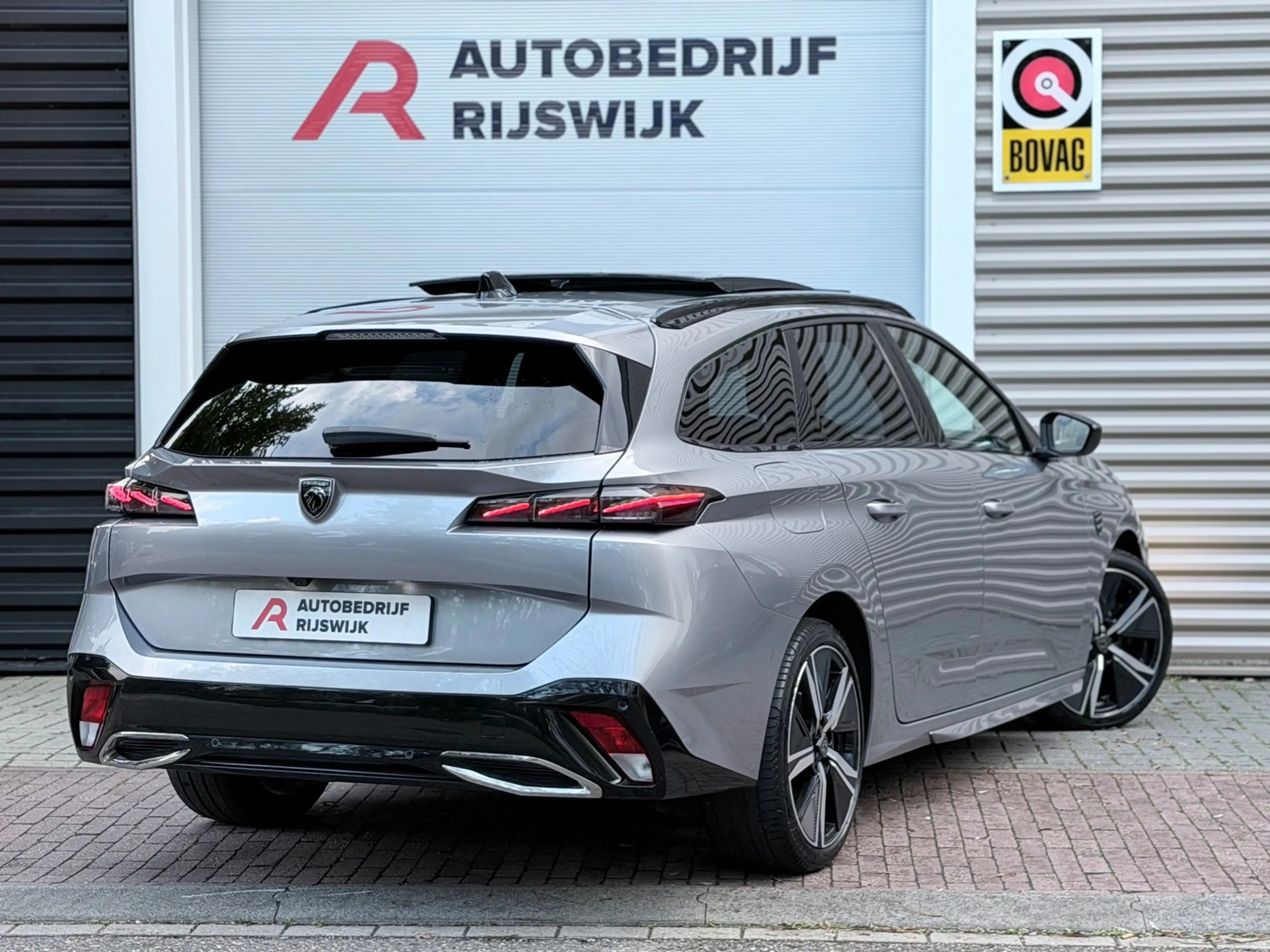 Peugeot 308 SW 1.2 PureTech GT Pack Business Massage/Camera — photo 4