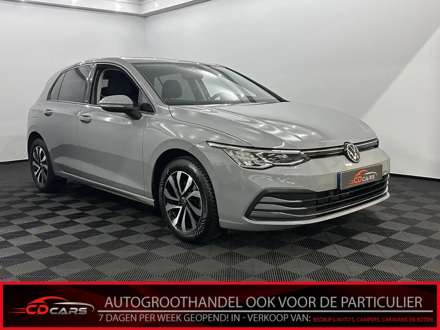 Volkswagen Golf 1.0 TSI Life Business Clima, Winterpakket, Navi Gris - 1