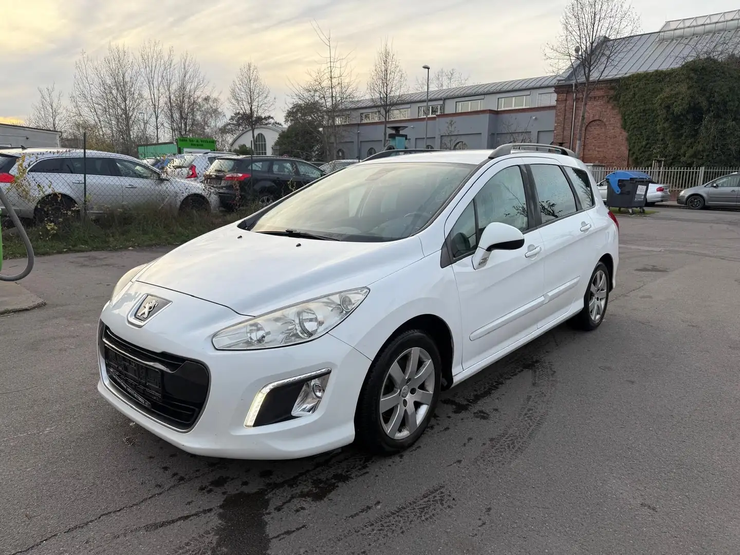 Peugeot 308 308 SW Diesel SW e-HDi FAP 110 Stop Weiß - 2