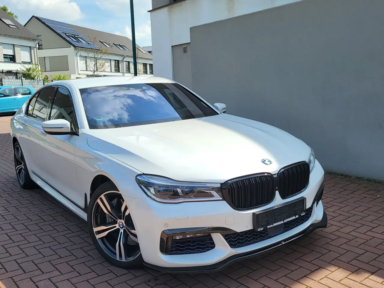BMW 750