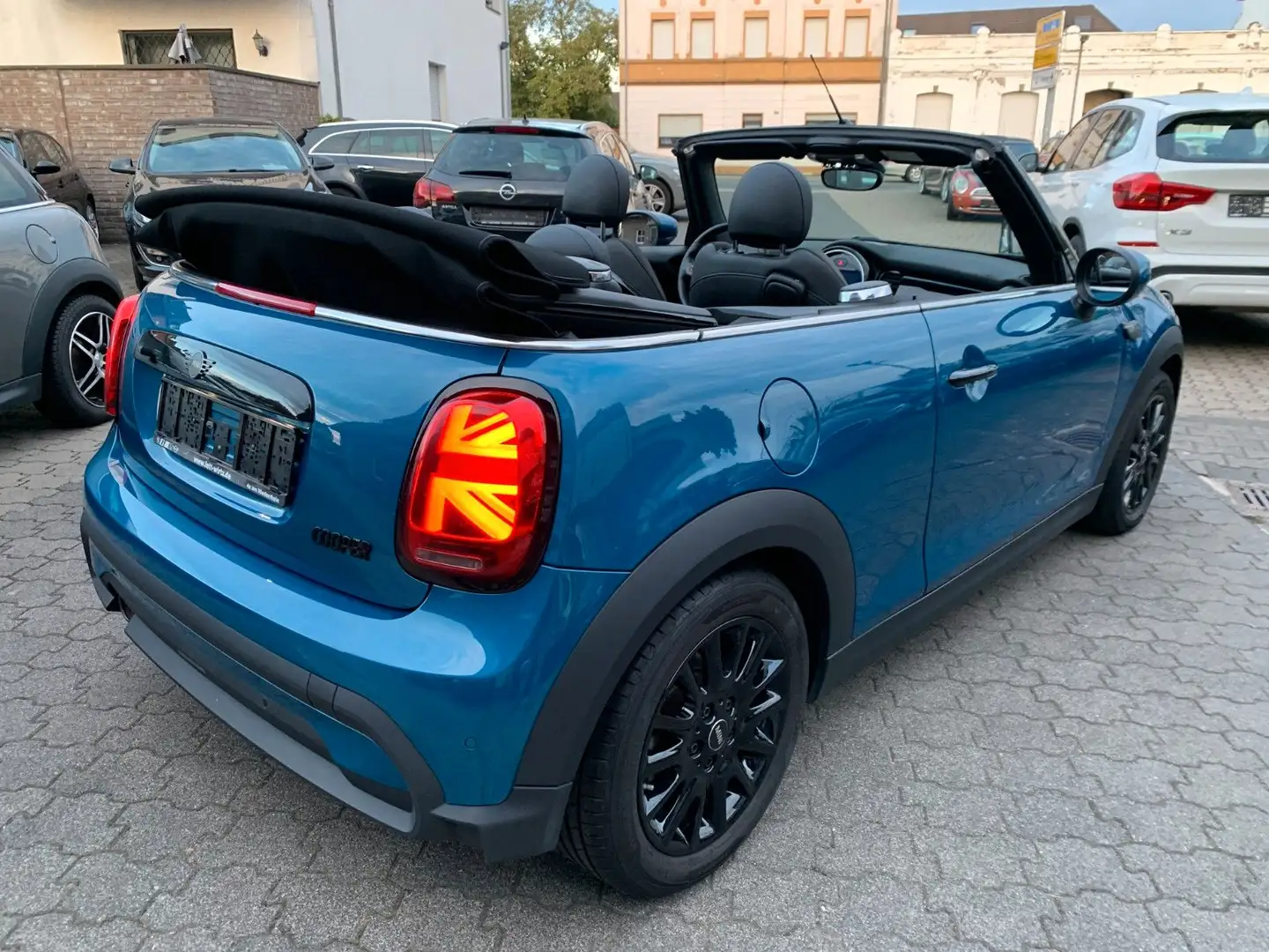 MINI Cooper Cabrio COOPER Cabrio Automatik Color-Line Classic Trim Blau - 2