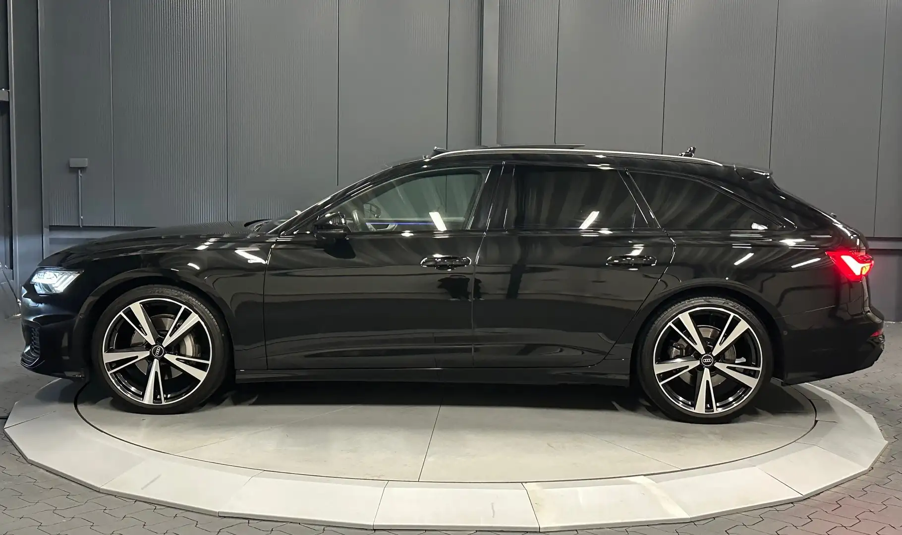 Audi A6 Avant 45 TFSI quattro S-Line*21Zoll*PANORAMA*HUD* Černá - 2