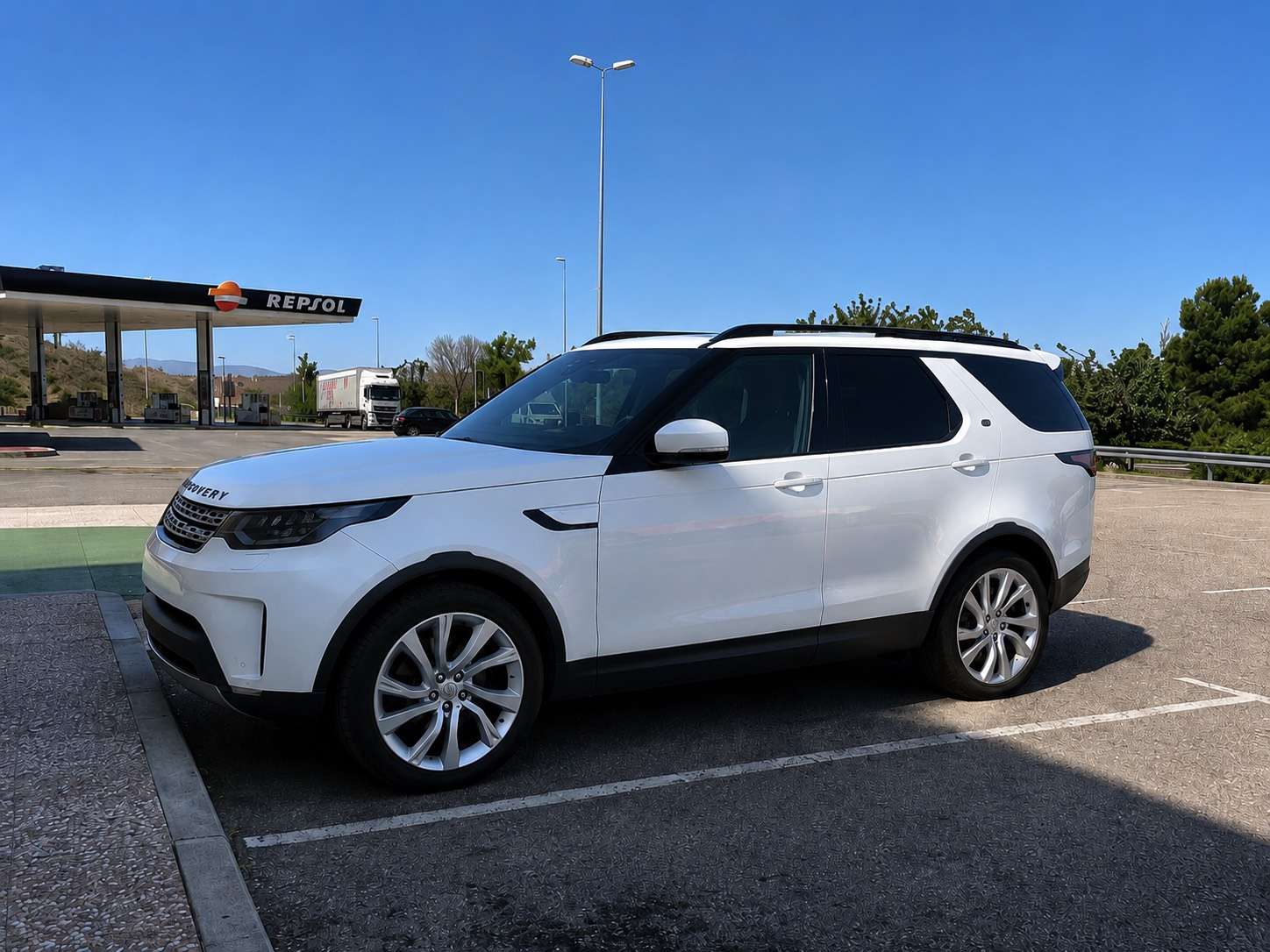 Land Rover Discovery 3.0TD6 HSE Luxury Aut. - foto 1