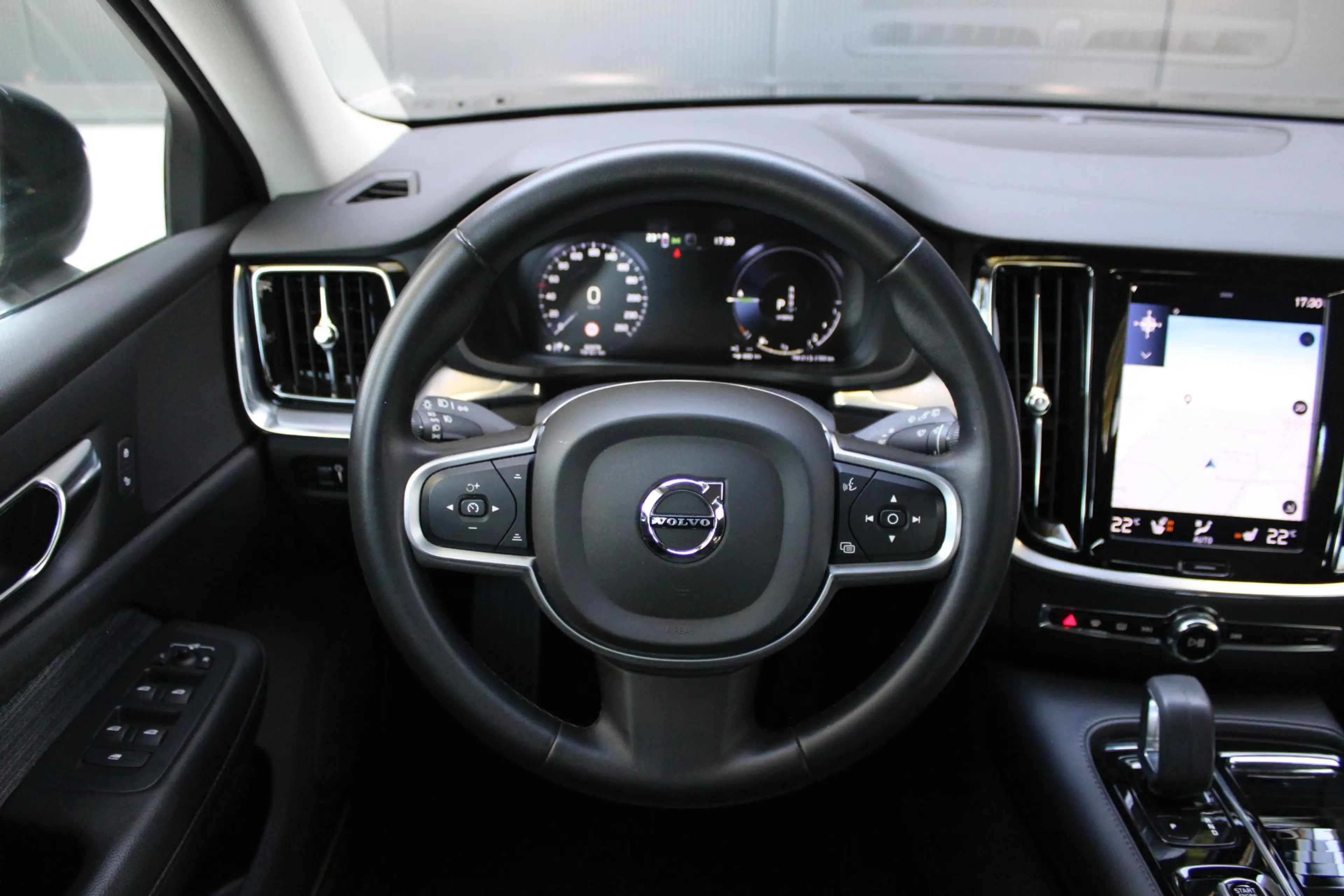Volvo V60 2.0 T6 Recharge AWD Essential Bright | Stuur & Sto — photo 5