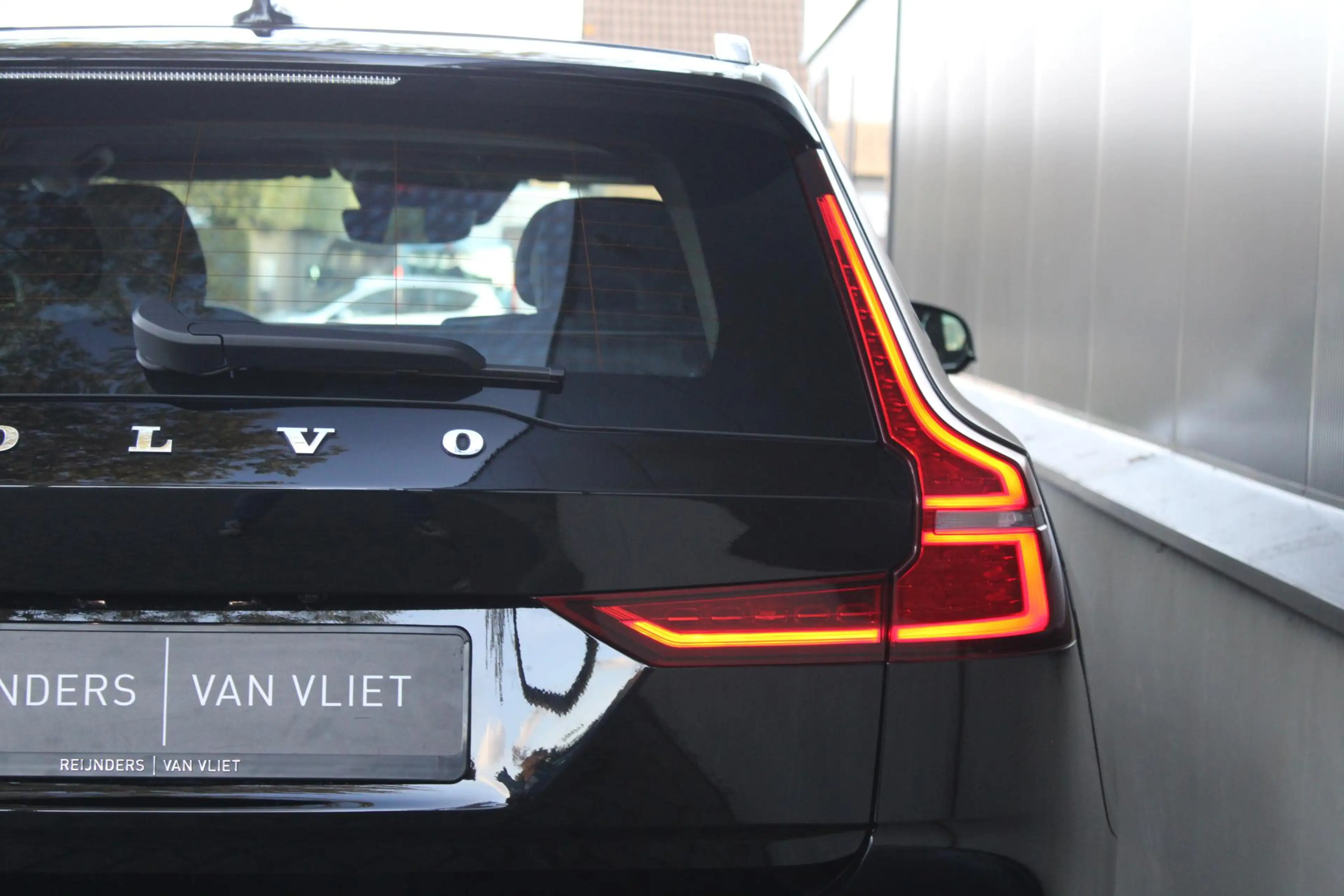 Volvo V60 2.0 T6 Recharge AWD Essential Bright | Stuur & Sto — photo 26