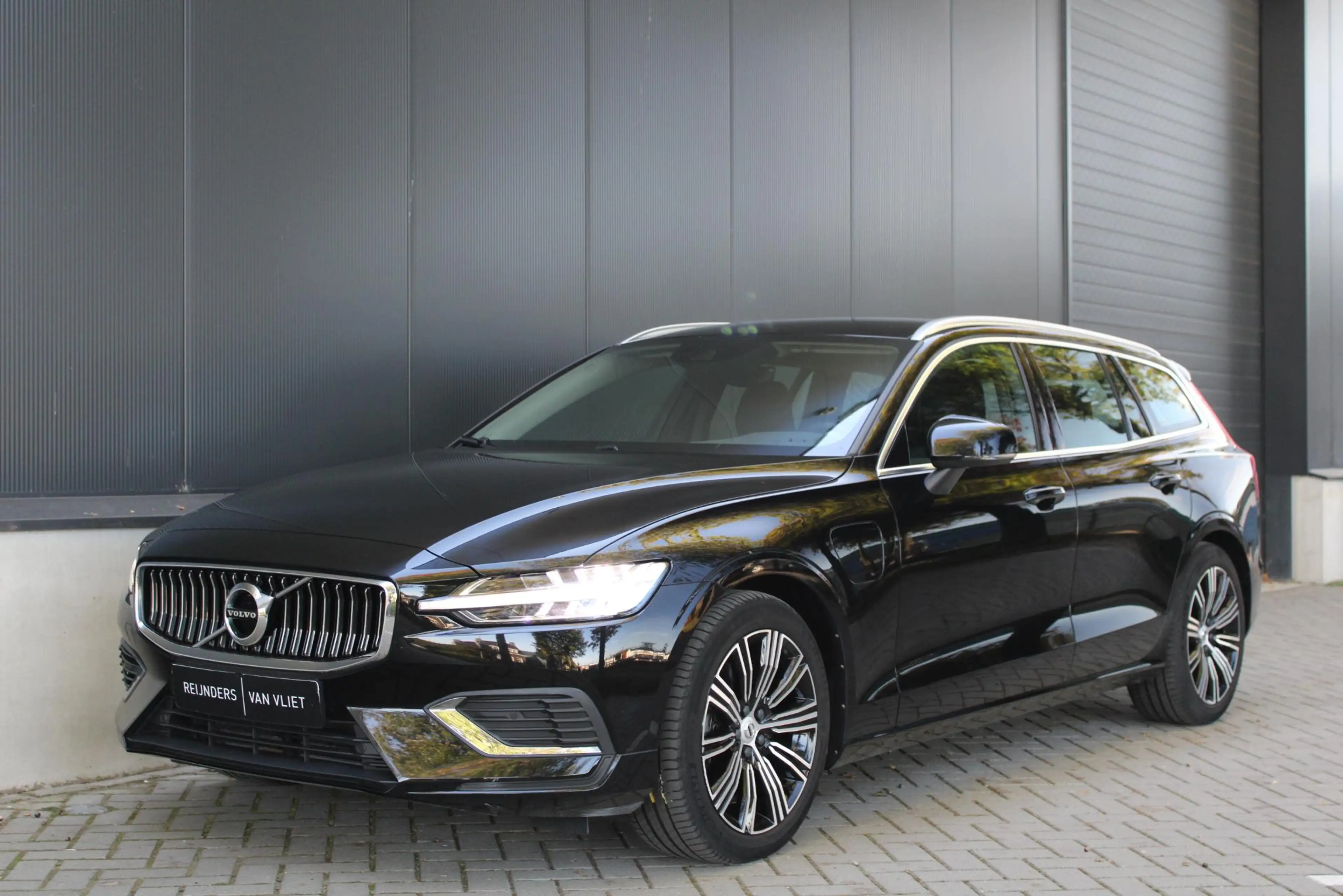 Volvo V60 2.0 T6 Recharge AWD Essential Bright | Stuur & Sto — photo 16